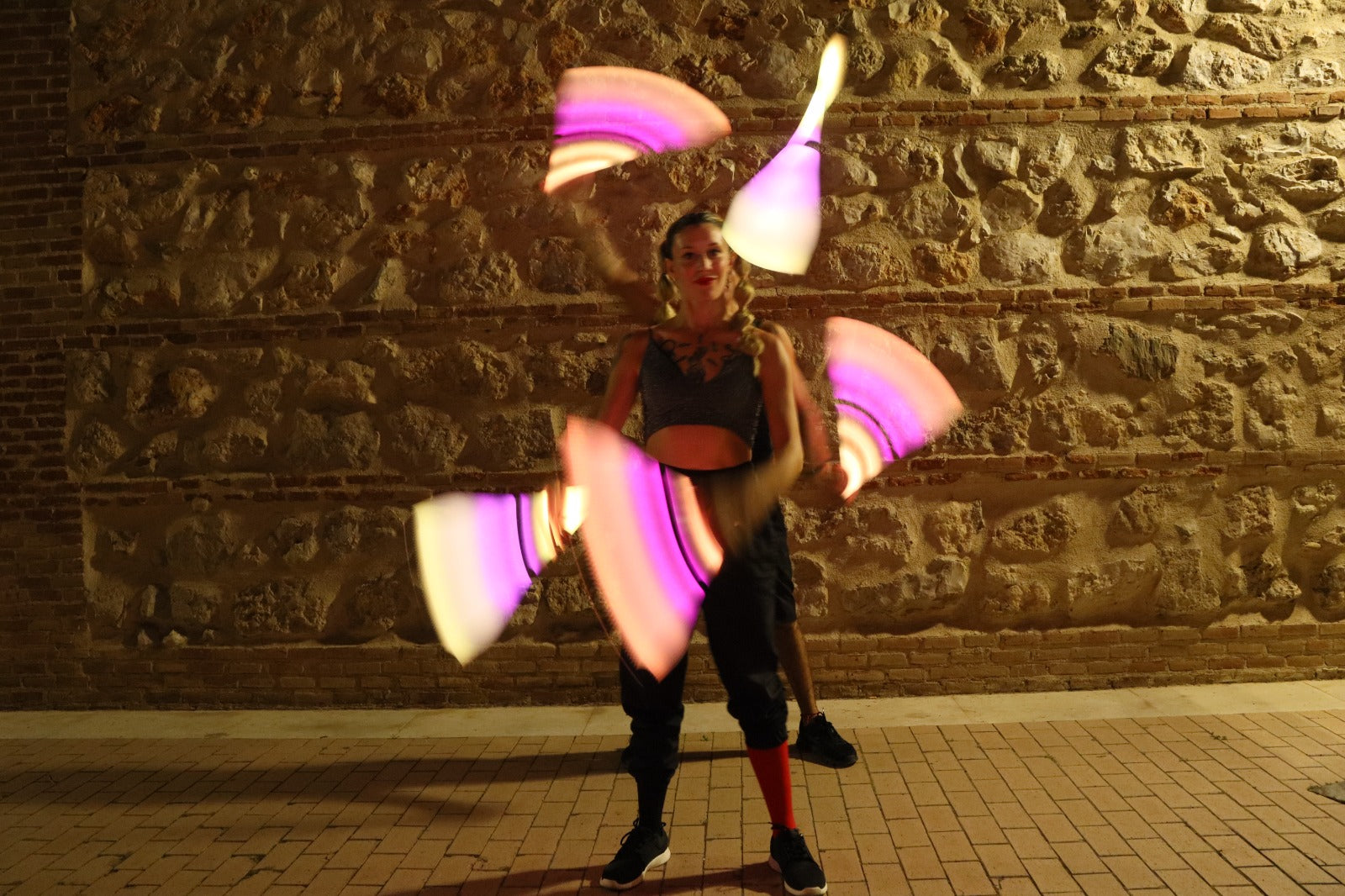 Clavas Kosmo de Luz - Premium Light-Up Glow Sticks for Parties, Raves, and Nighttime Events | Fun Glow Accessories for Dance Performances and Festivals