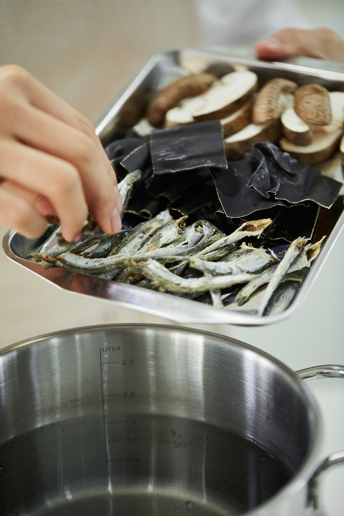 Premium Dried Kelp (Cut) 200g - Organic Seaweed Snack, Rich in Iodine & Minerals - Perfect for Salads, Soups, and Asian Cuisine