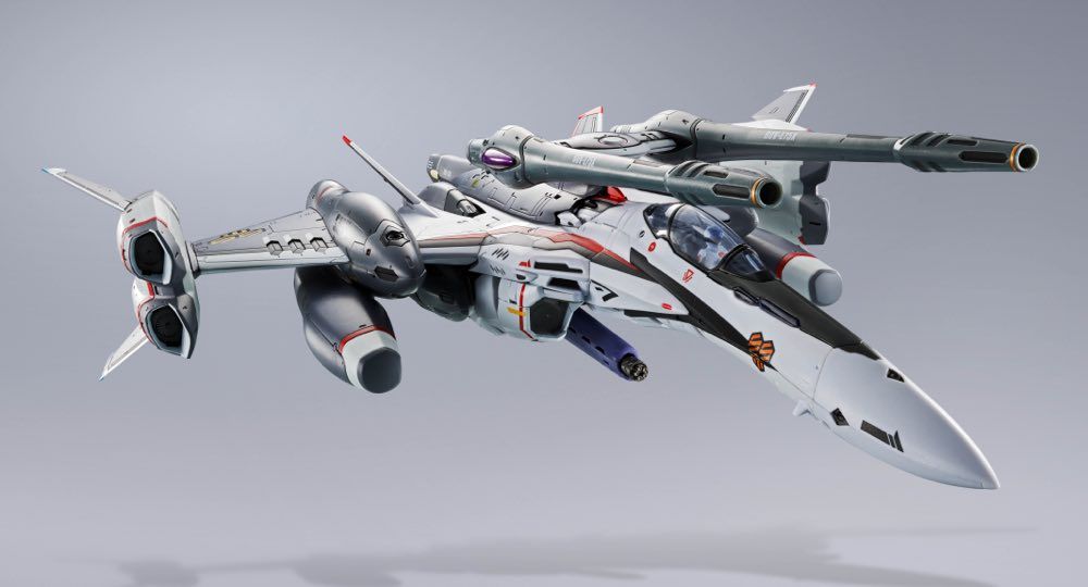 Bandai DX Chogokin VF-25F Tornado Messiah Valkyrie Action Figure - Macross Frontier Alto Saotome Ver. | Collectible Anime Robot Toy for Display & Play | Perfect for Fans & Model Enthusiasts