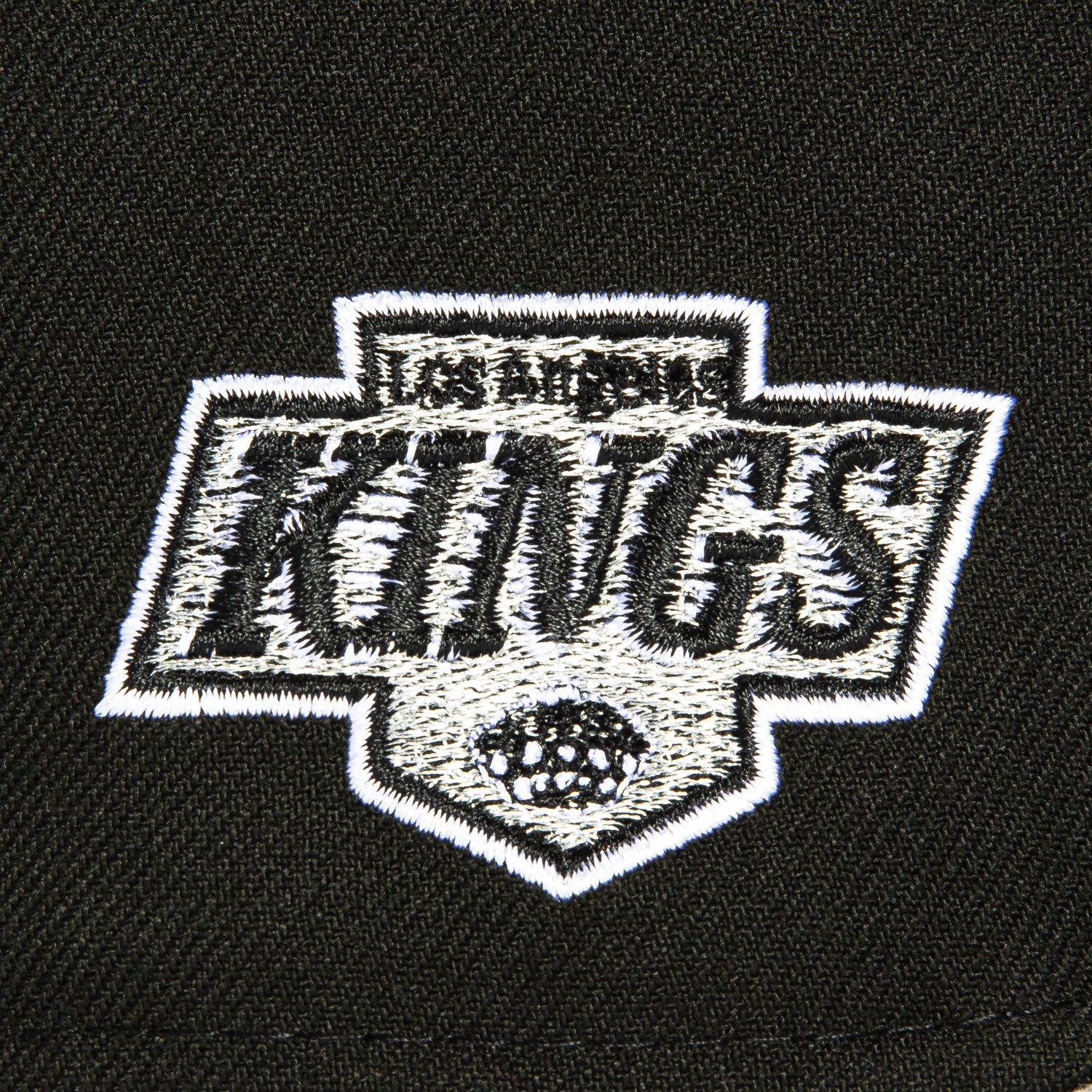 New Era 59Fifty Los Angeles Kings Logo Patch Script Hat - Black & Grey Snapback Baseball Cap for Men & Women - Perfect for Sports Fans, Game Day & Streetwear Fashion