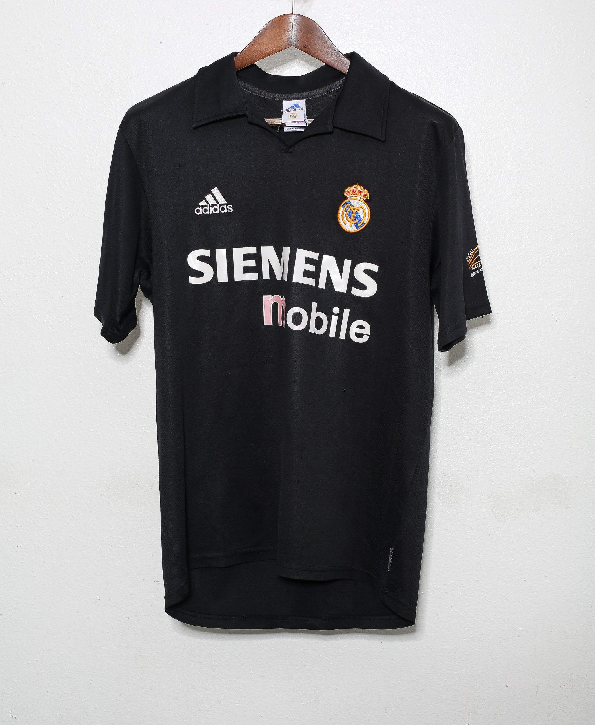 Authentic 2002-2003 Real Madrid Away Jersey (Size M) - Vintage Soccer Shirt for Fans, Collectors & Retro Football Enthusiasts - Perfect for Matches, Gifts & Memorabilia Display