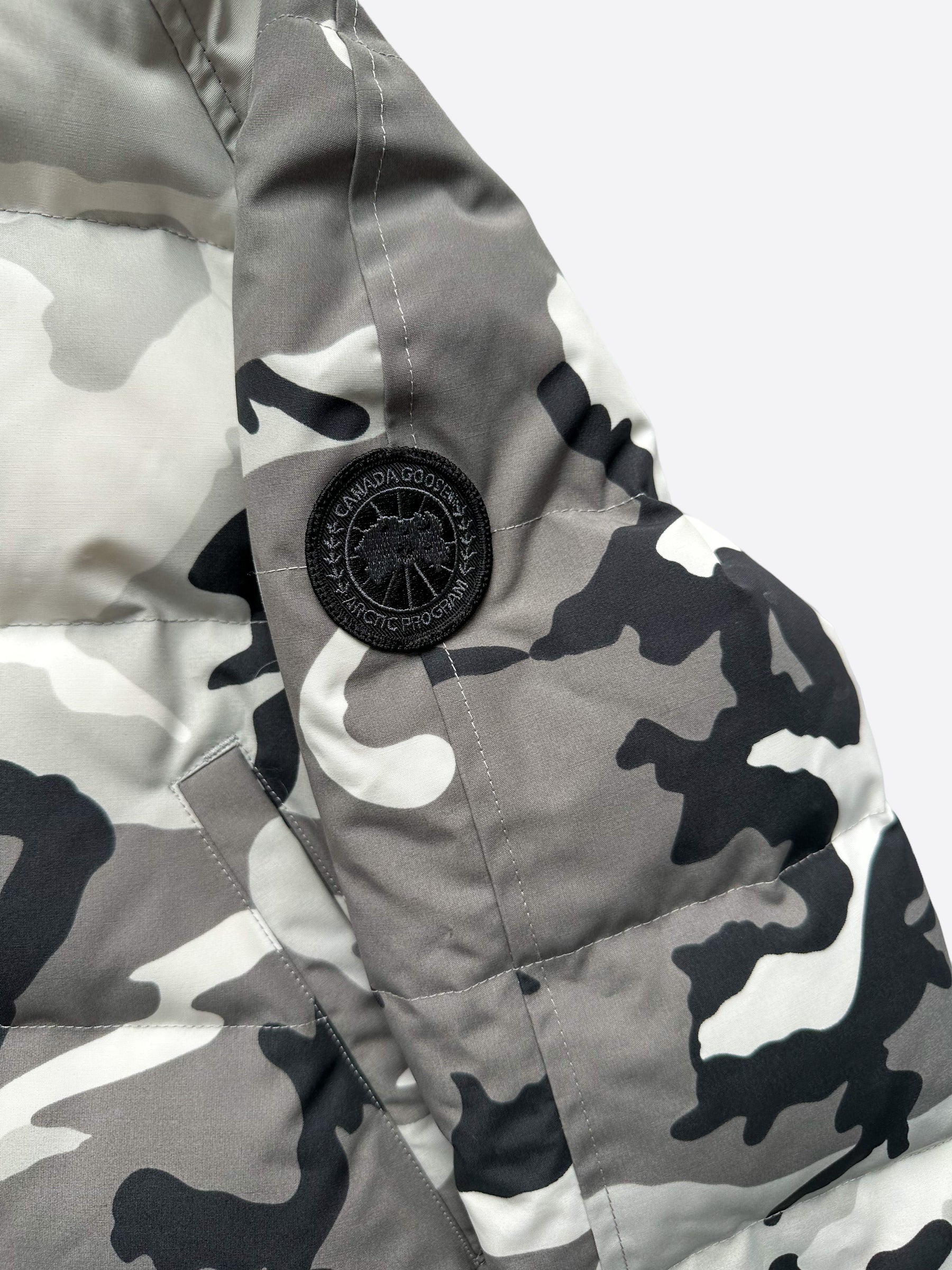 Canada Goose Snow Camo Savona Black Label Women's Winter Jacket - Waterproof, Windproof & Warm Parka for Cold Weather - Perfect for Skiing, Snowboarding & Outdoor Adventures