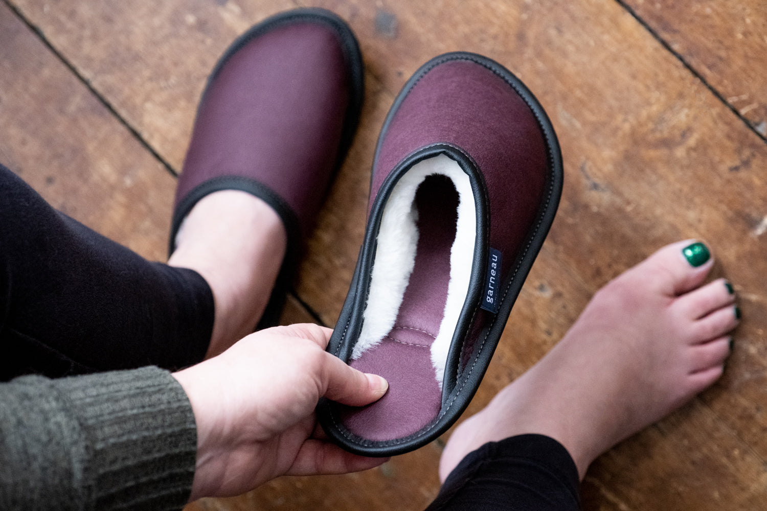 Ultralight Women's Sheepskin Slip-On Mule Slippers - Cozy House Shoes for Indoor Comfort & Relaxation