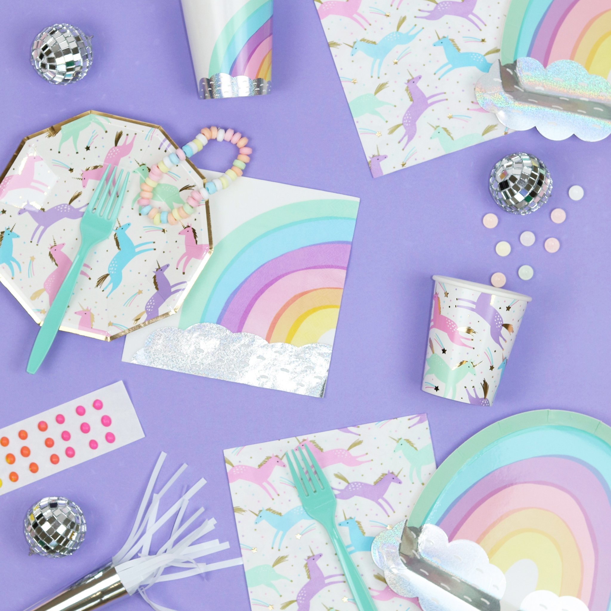 Daydream Society Over The Rainbow Large Paper Party Plates - Pack of 8 | Colorful Disposable Plates for Birthday Parties, Baby Showers & Rainbow Themed Events