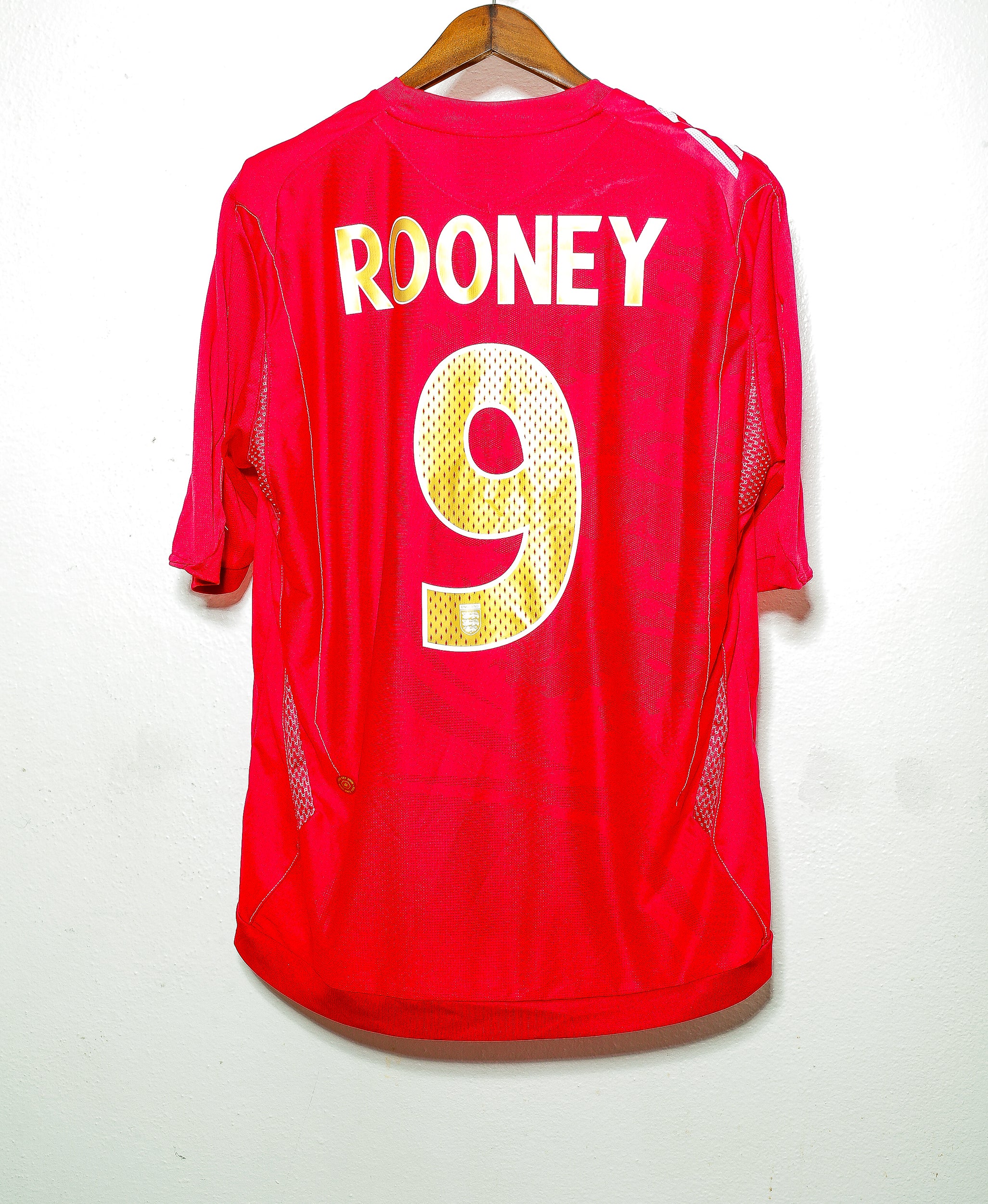 2006 England Away Football Jersey #9 Wayne Rooney - XL Size | Vintage Soccer Shirt for Fans & Collectors - Perfect for Matches, Gifts & Memorabilia