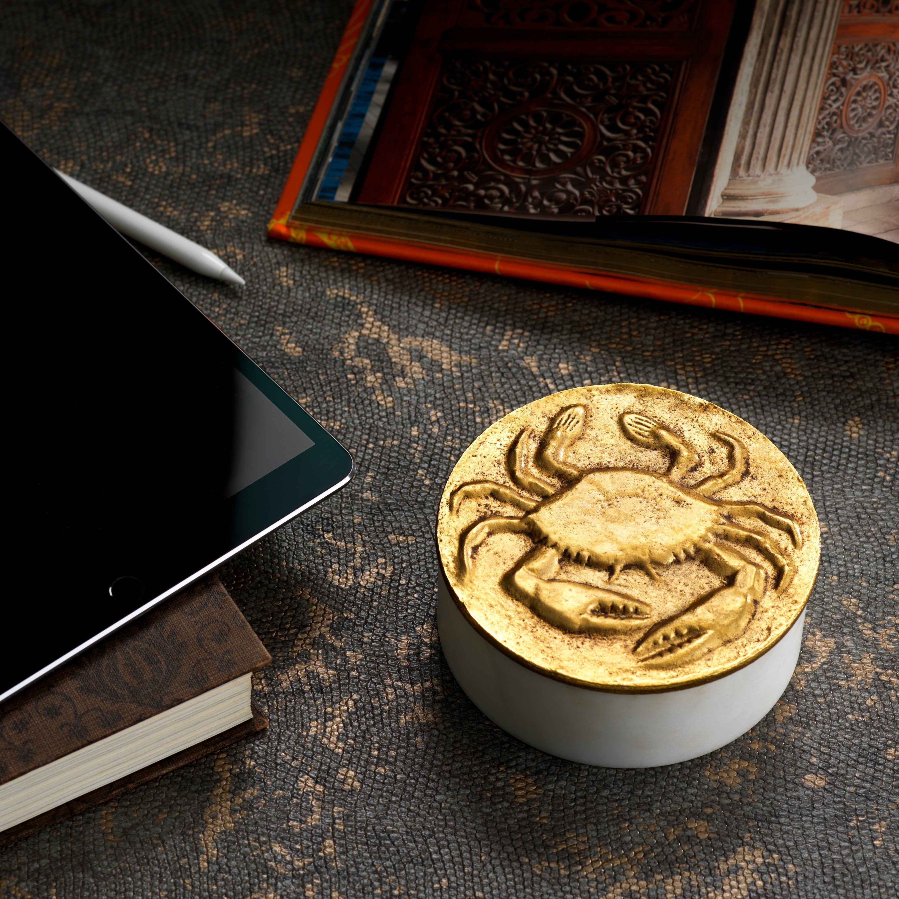 Zodiac Gift Box for Cancer - Personalized Horoscope Present for Birthdays & Special Occasions - Perfect for Astrology Lovers & Zodiac Sign Enthusiasts