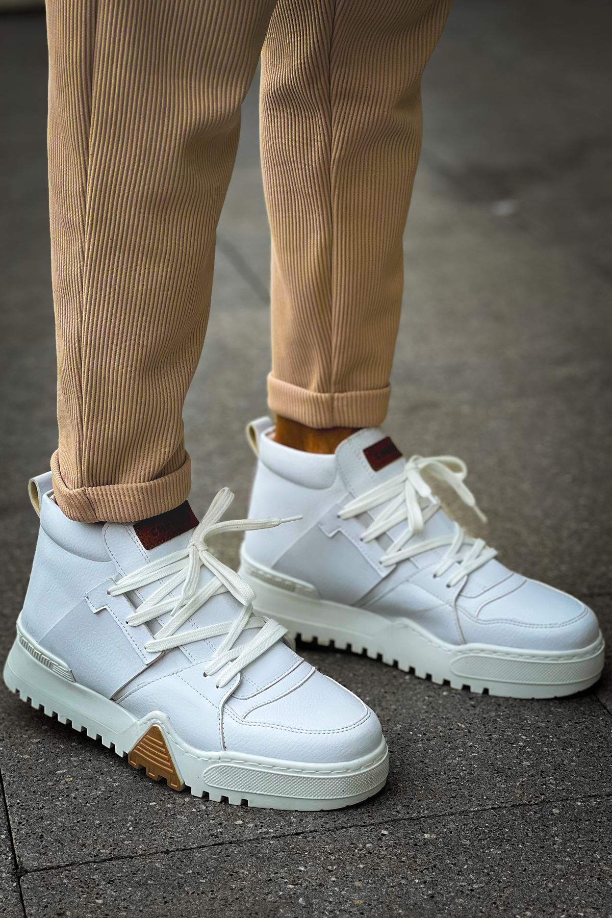 CH057 GBZ Ghost Line Men's Boots in White - Stylish & Durable Footwear for Outdoor Adventures & Urban Fashion