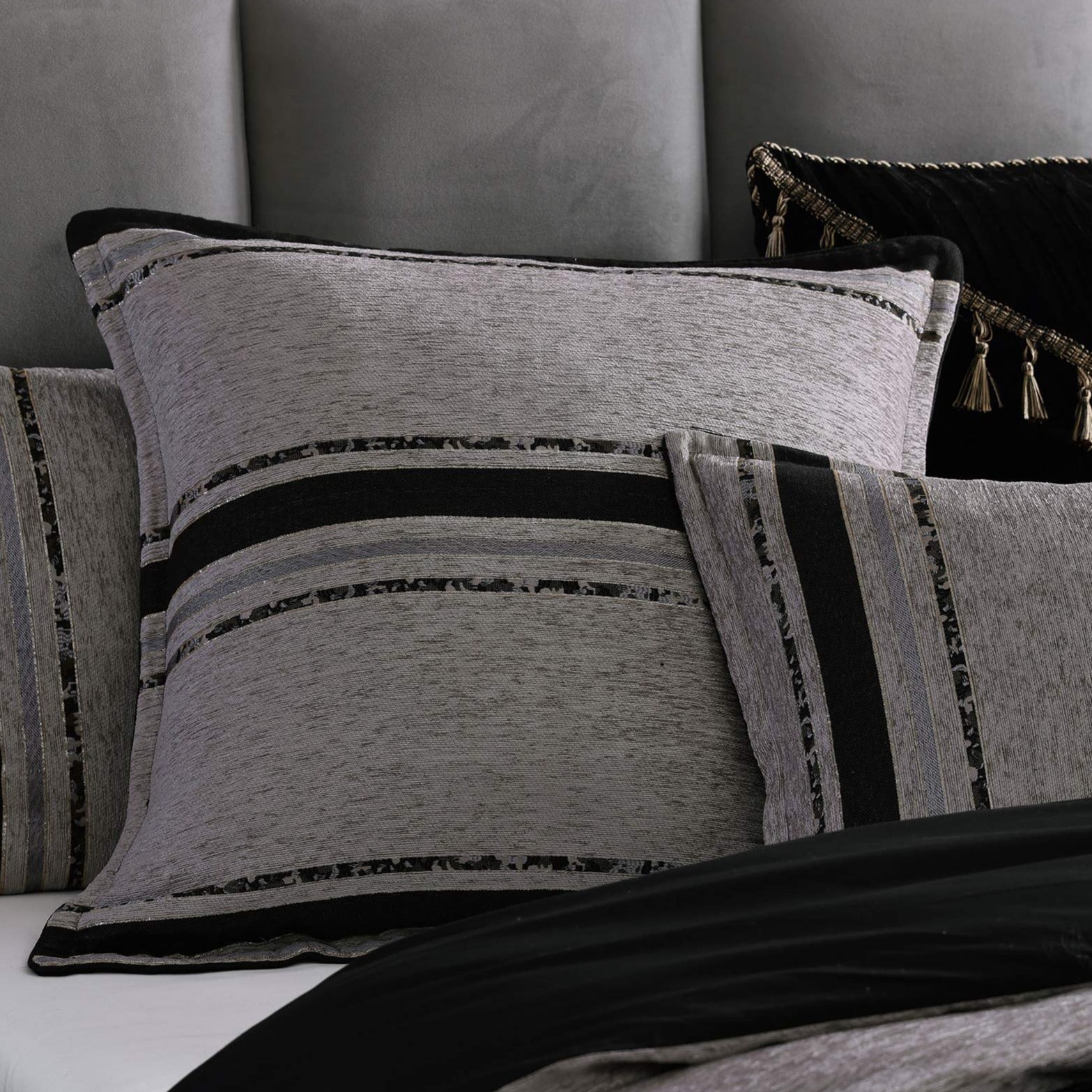 Premium Gambusi Smoke Quilt Cover Set by Davinci - Luxury Bedding for Master Bedroom & Guest Room - Soft Breathable Fabric for All-Season Comfort