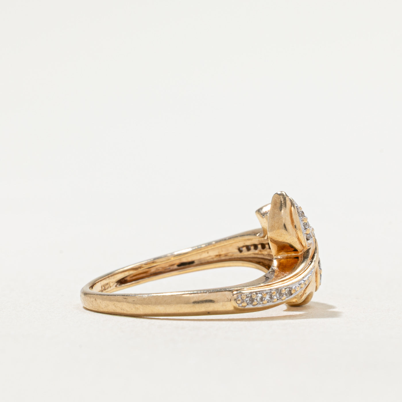 0.10ctw Diamond Dolphin Ring - Size 7.5 - Elegant Sterling Silver Jewelry for Women - Perfect Gift for Birthday, Anniversary & Special Occasions