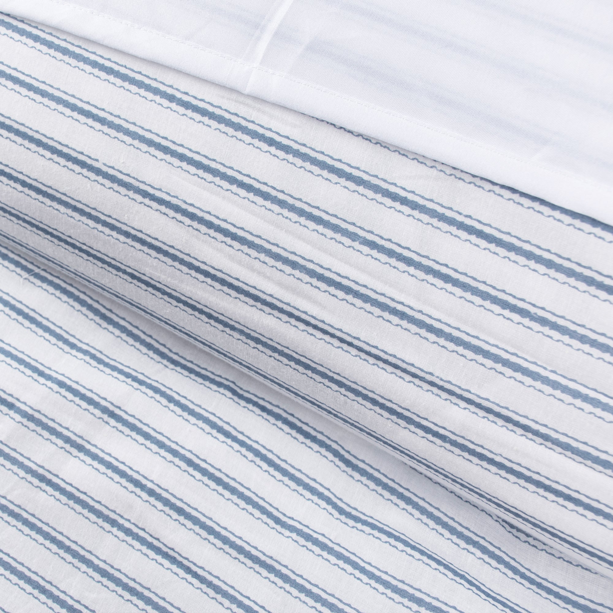 Tobago Stripe Dorm Comforter Set - Soft & Cozy Bedding Set for College Students, Twin XL Size, Includes Comforter & Pillow Shams - Perfect for Dorm Rooms, Apartments & Teen Bedrooms