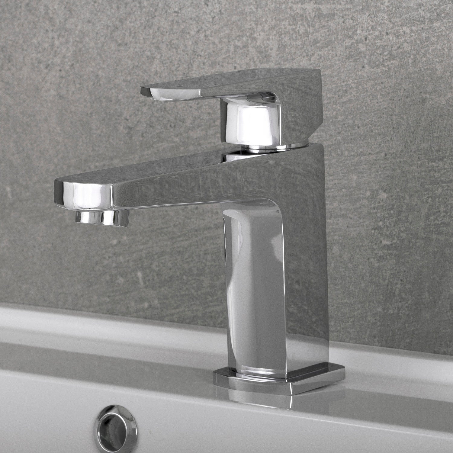 DAX 8209 Single Handle Bathroom Faucet - Brass Body with Chrome Finish, 4.75