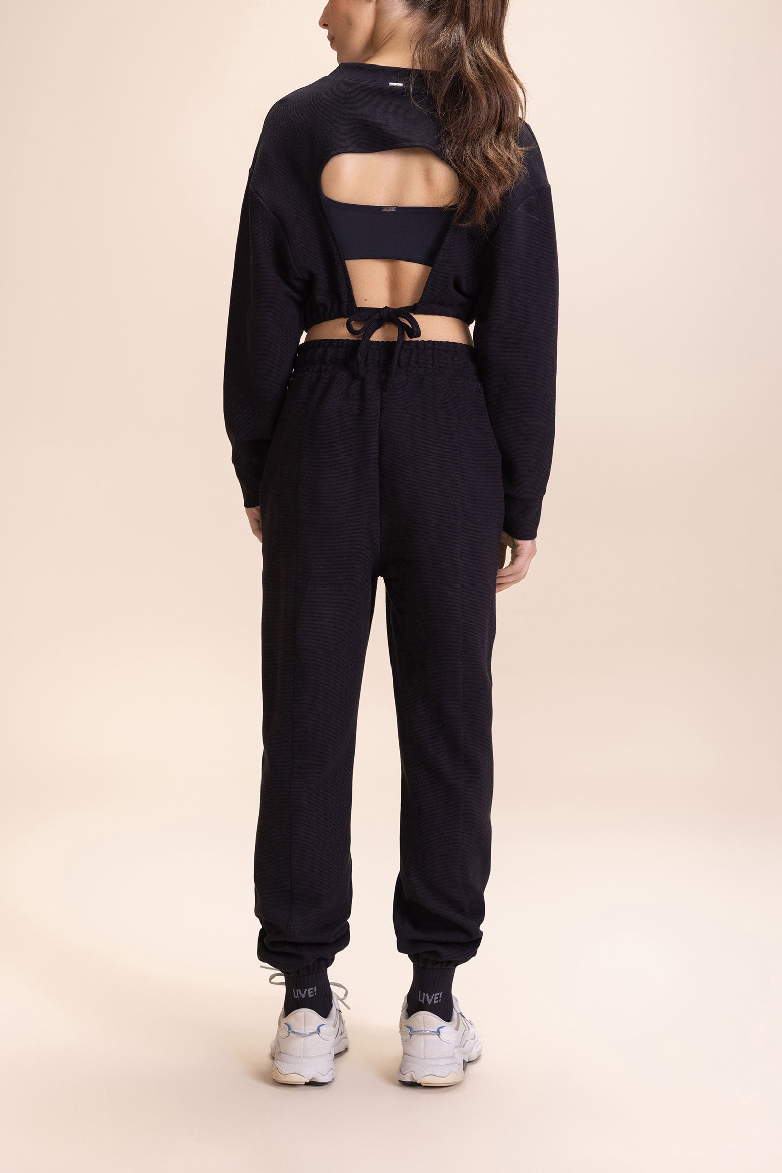 Stylish Long Sleeve Crop Sweatshirt for Women - Trendy Oversized Pullover with Thumb Holes - Perfect for Yoga, Gym & Casual Outfits