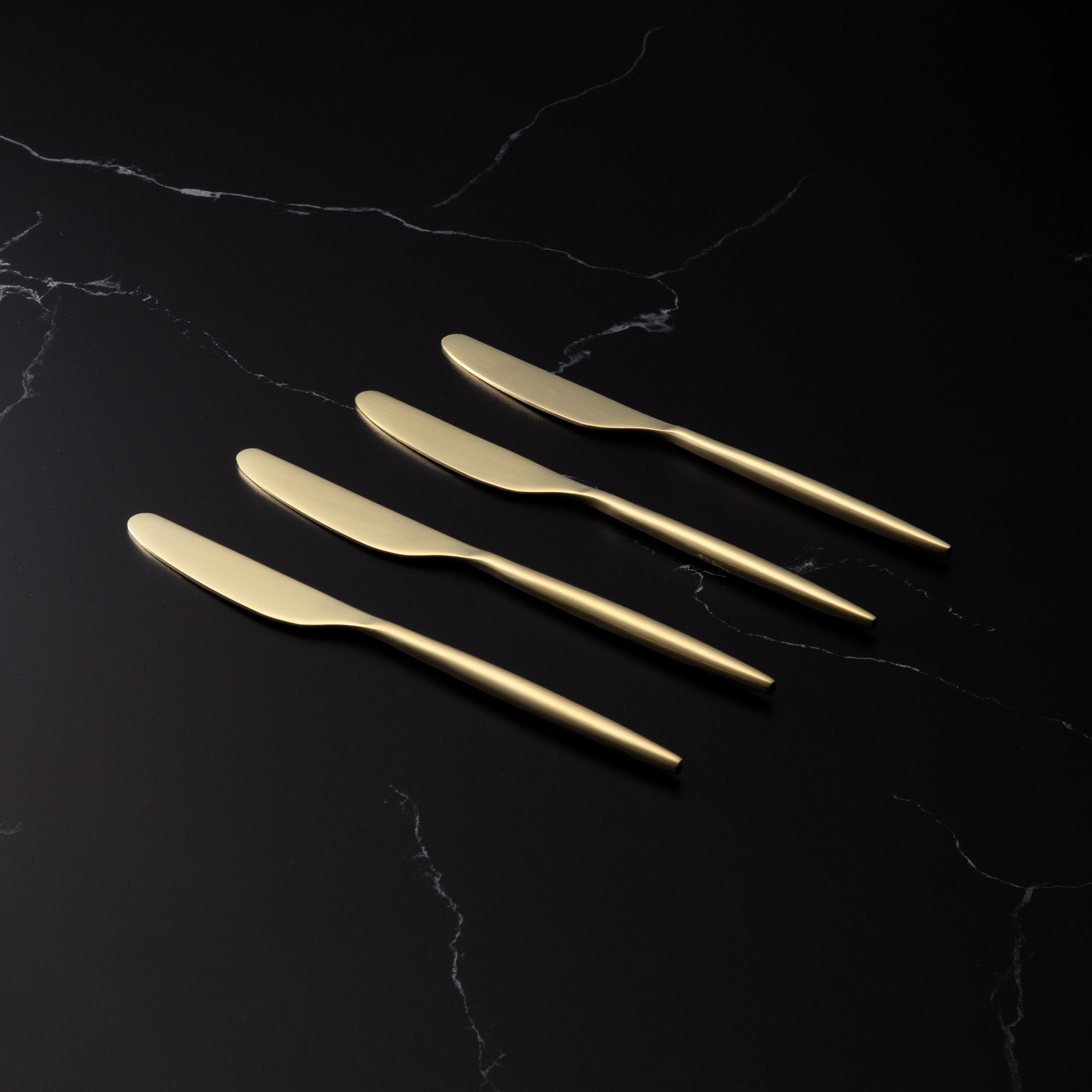 Gaze Champagne Satin Spreader Set of 4 - Elegant Cake Decorating Tools for Weddings, Parties & Baking - Perfect for Professional Chefs & Home Bakers