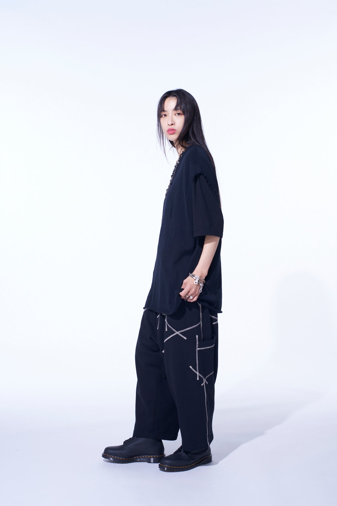 Compact Twist 10g Damaged Knitted Vest - Lightweight Layering Piece for Women | Perfect for Casual Outfits, Layering Under Jackets, and Stylish Streetwear Looks