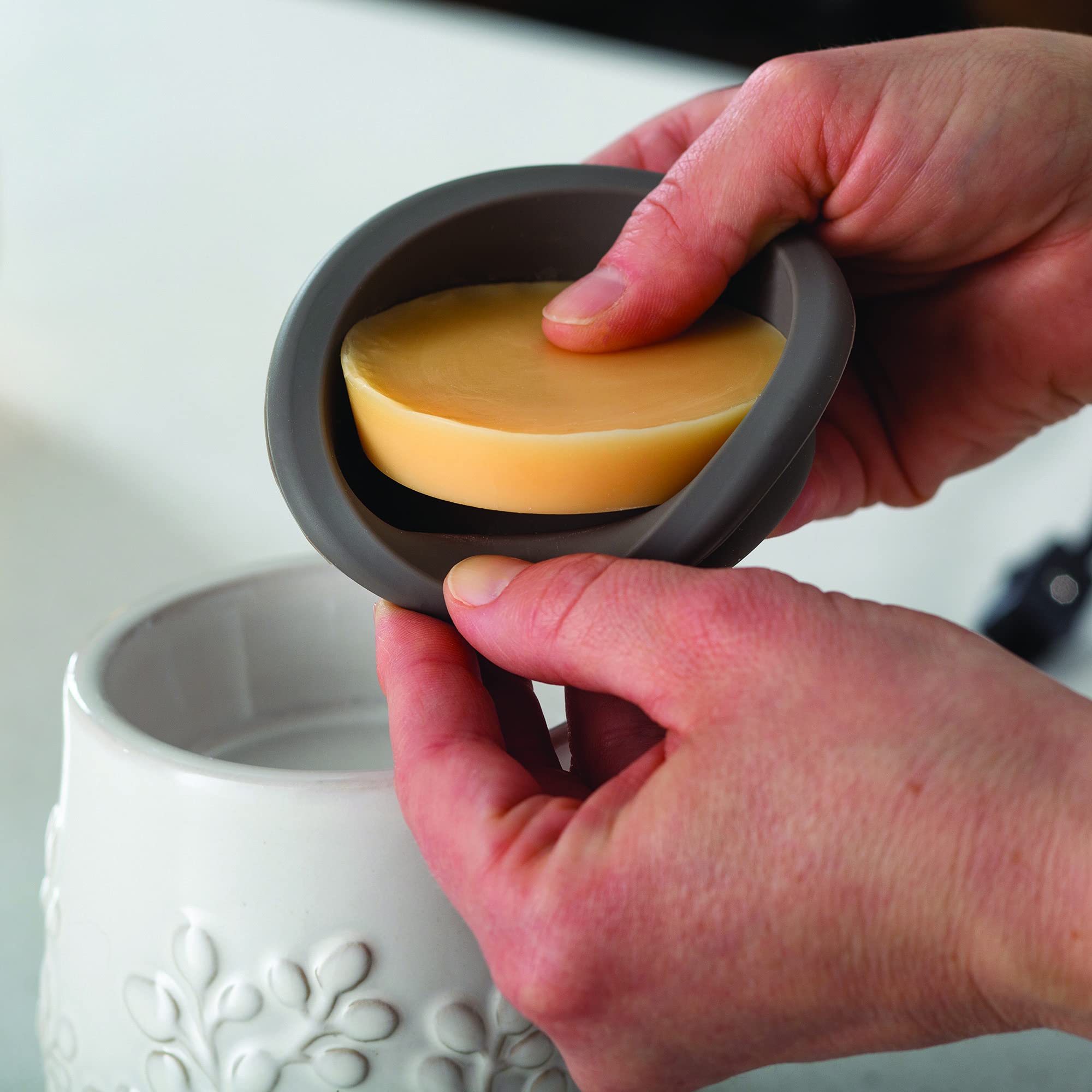 Ceramic Wax Melt Warmer with Silicone Dish - Gray Hobnail Dot Design for Scented Wax Melts, Cubes & Tarts | Perfect for Home Aromatherapy, Relaxation & Gift Giving