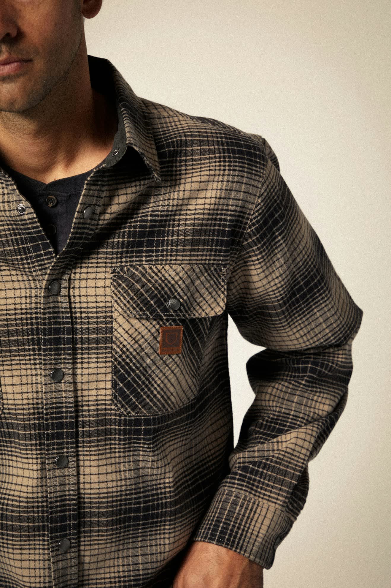 Builders Bowery Stretch Water-Resistant Long Sleeve Flannel Shirt for Men - Black/Cinder Grey - Durable Workwear for Outdoor Activities & Casual Wear