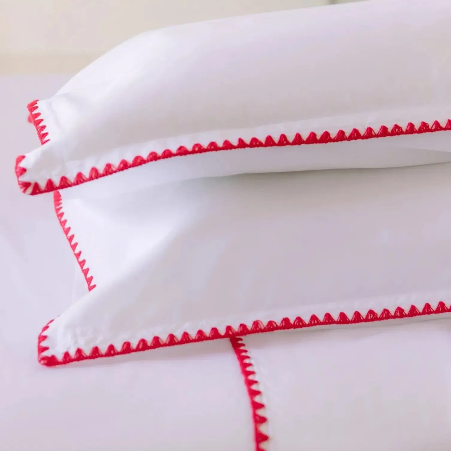 Premium Cascais 400 Thread Count Percale Duvet Cover Set - Breathable & Soft Red Bedding - Perfect for Master Bedroom, Guest Room & Luxury Hotels