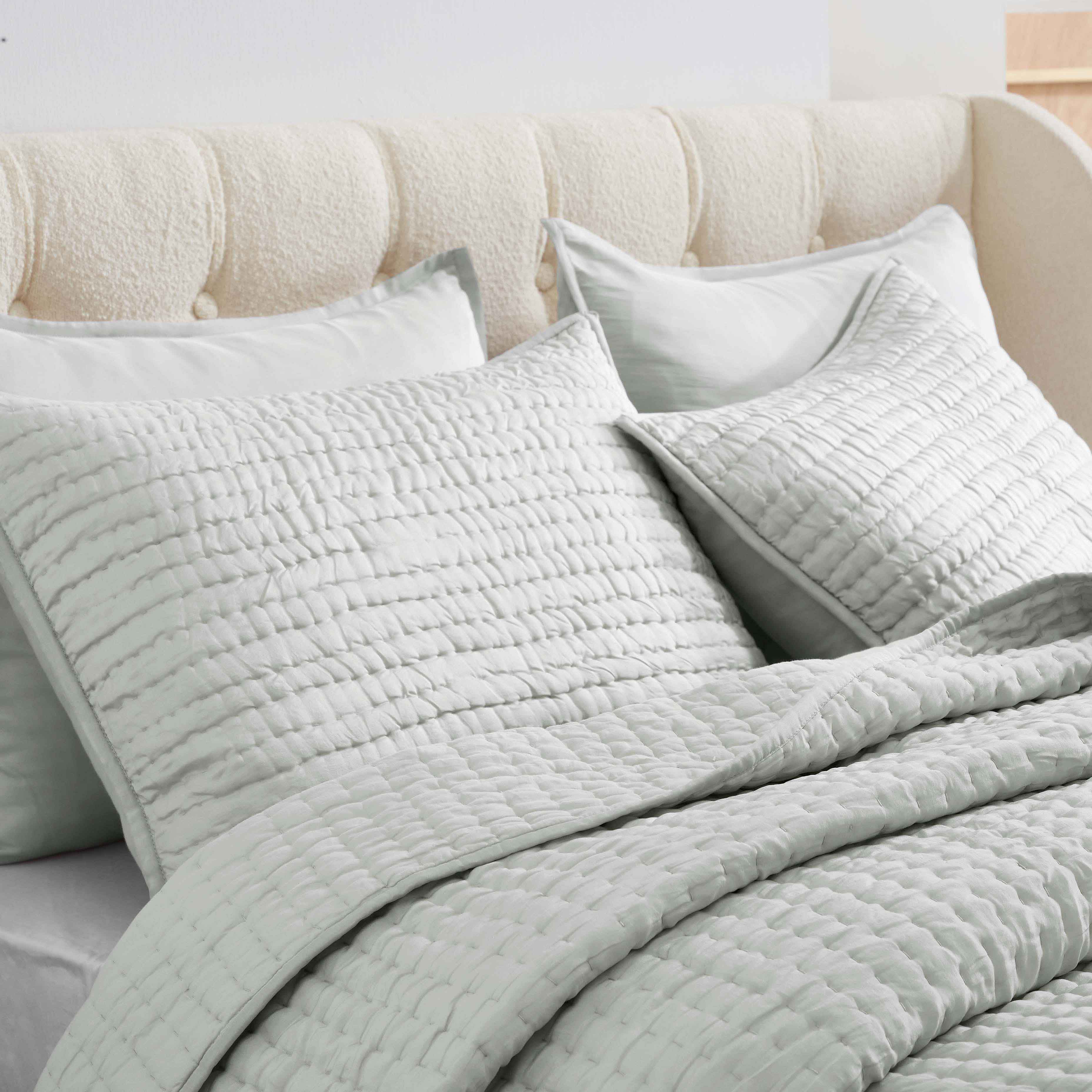Bella 100% Pure Silk Pick Stitch Medium Weight Quilt & Sham Set - Queen Size Luxury Bedding for Elegant Bedroom Decor & Cozy Sleep