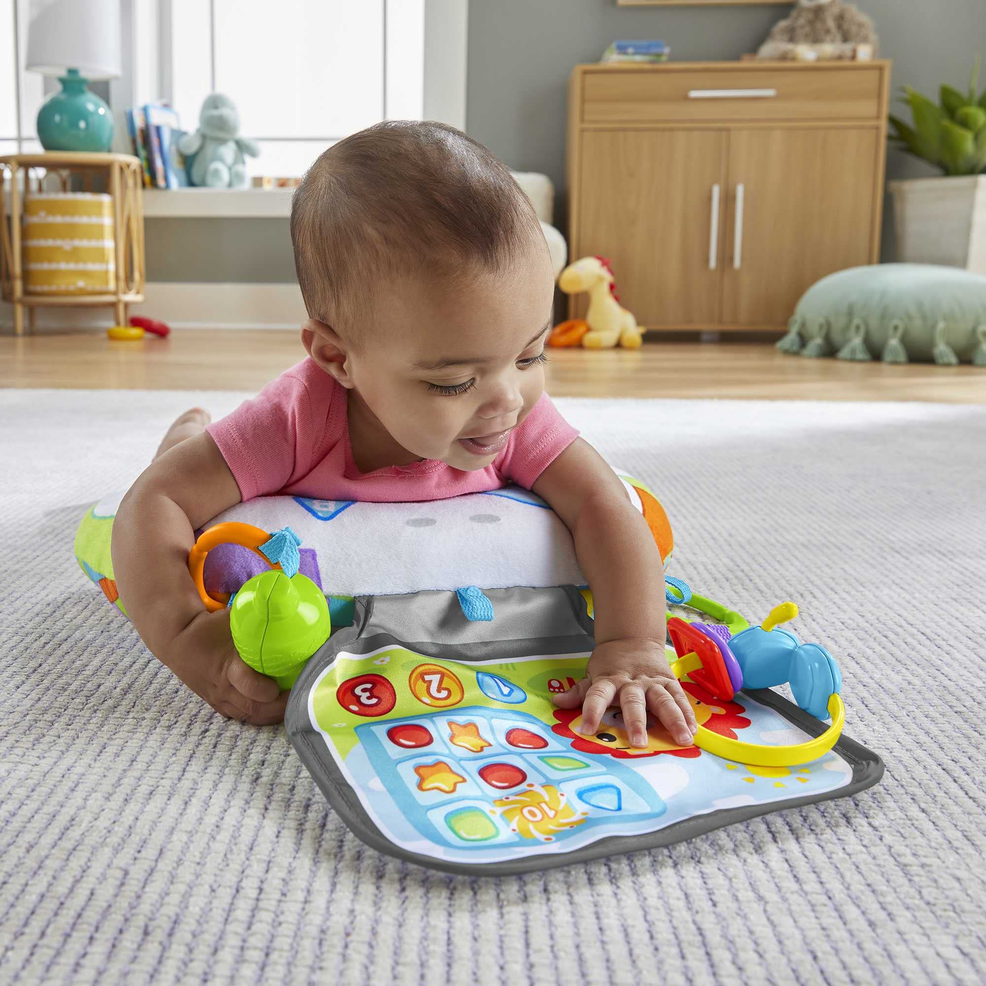 Fisher-Price Deluxe Sit-Me-Up Floor Seat for Babies - Portable Baby Chair with Removable Snack Tray & Toy Bar | Tummy Time Wedge & Sensory Toy for Newborns & Infants | Perfect for Playtime, Feeding & Developmental Activities at Home or Travel