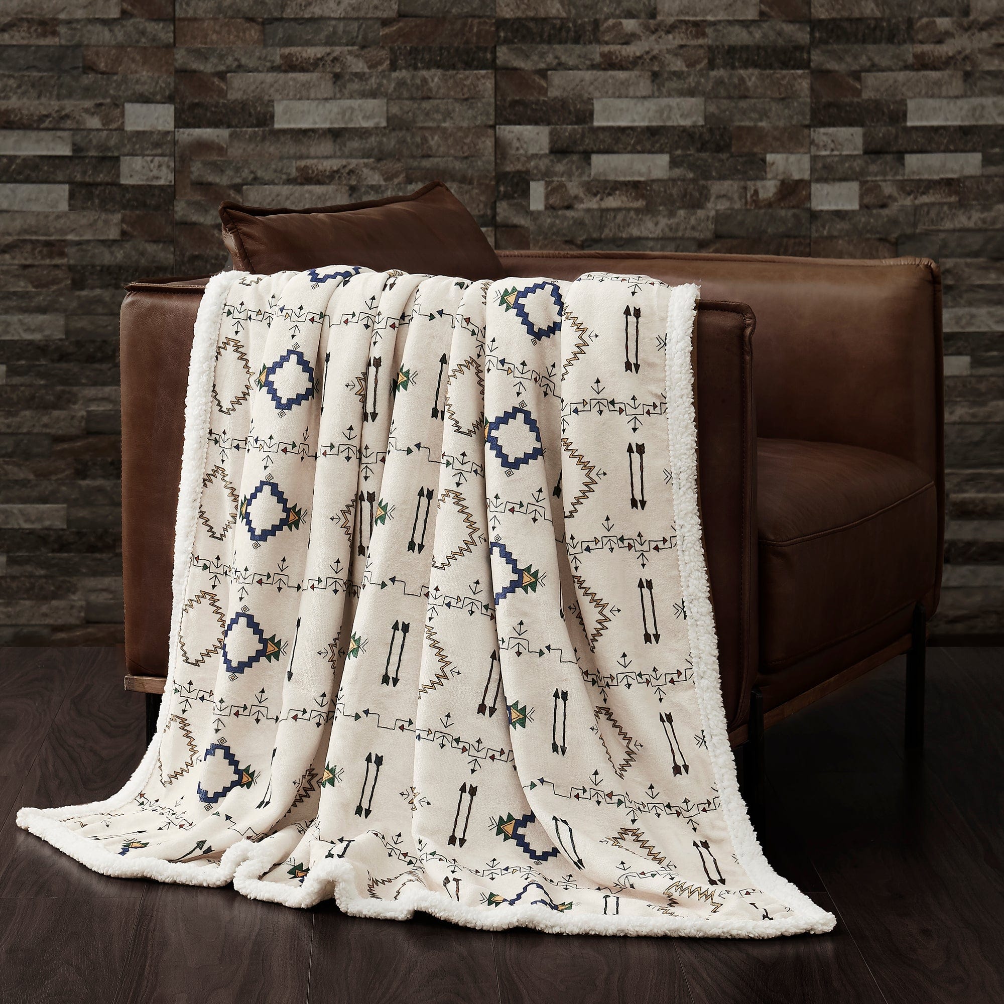 Cozy Arrow Campfire Sherpa Throw Blanket - Soft Flannel Fleece for Winter Warmth - Perfect for Camping, Home Decor, and Gift Giving