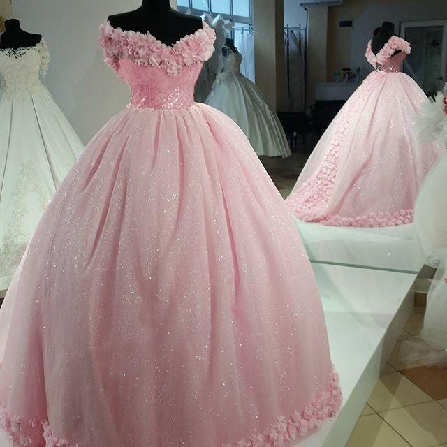 Elegant Blush Pink Organza Ball Gown Wedding Dress with Floral Details - Perfect for Bridal, Prom & Formal Events