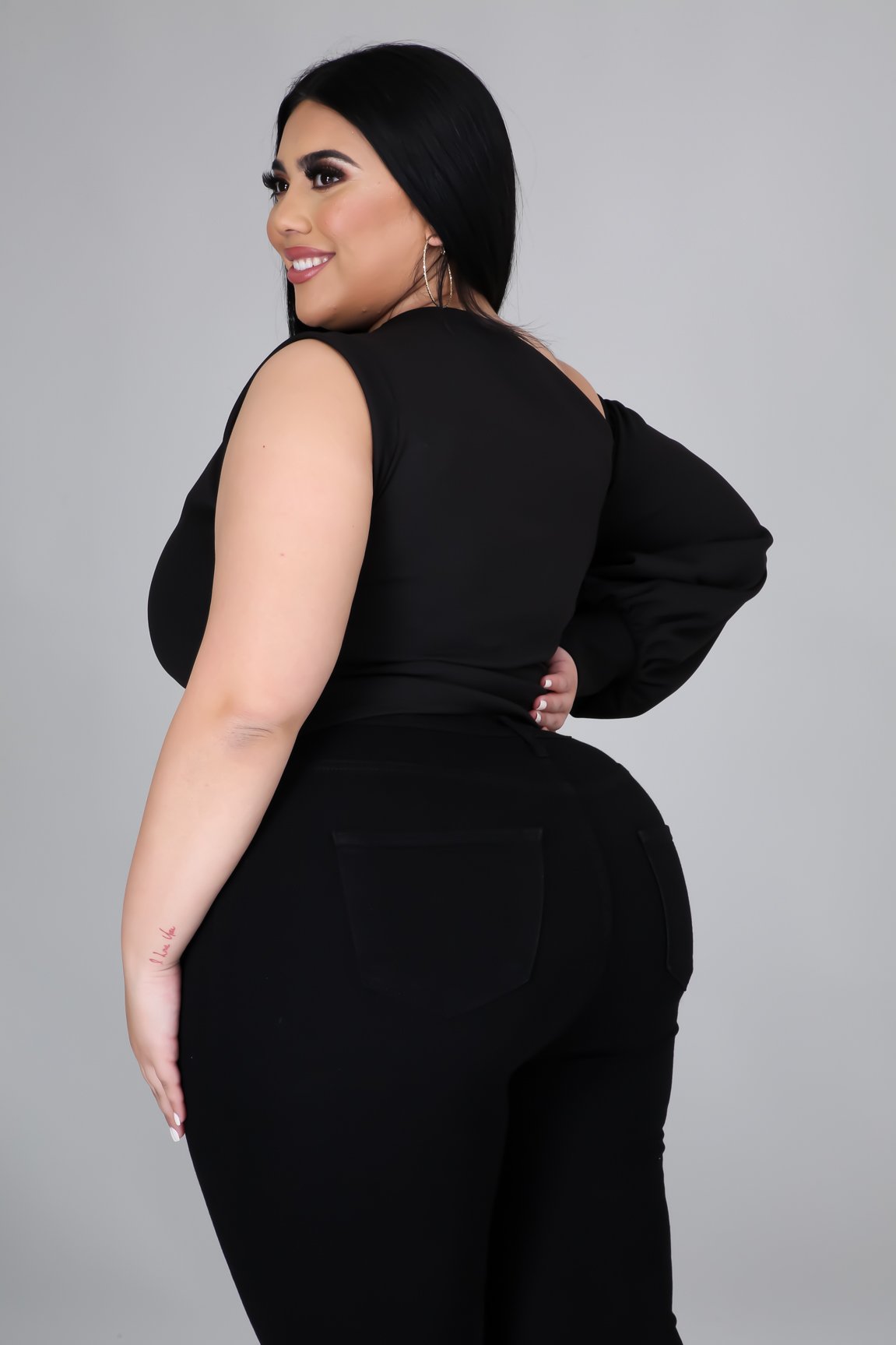 Deyna Women's Curve Black V-Neck Top - Flattering Fit for Casual Wear & Everyday Outfits