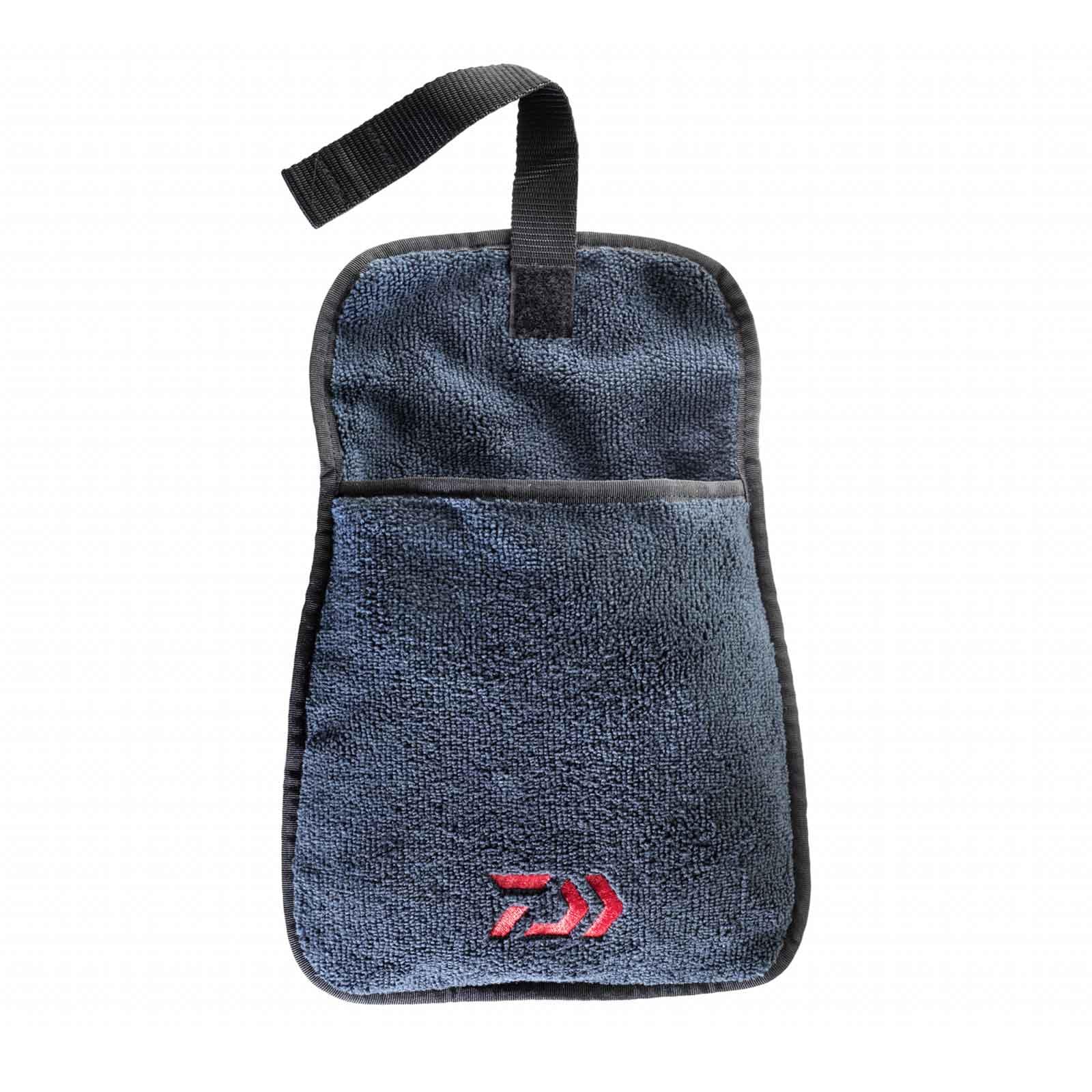 Daiwa Unisex-Adult Quick-Dry Microfiber Towel - Soft & Absorbent, Lightweight & Compact, Black, Small - Perfect for Travel, Gym, Yoga & Beach