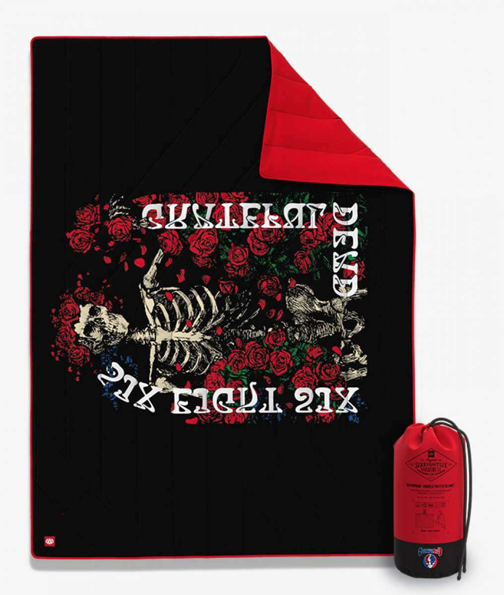 686 x Grateful Dead Waterproof Hooded Puffer Blanket 2023 - Cozy Outdoor Camping Gear for Music Festivals, Tailgating & Winter Adventures