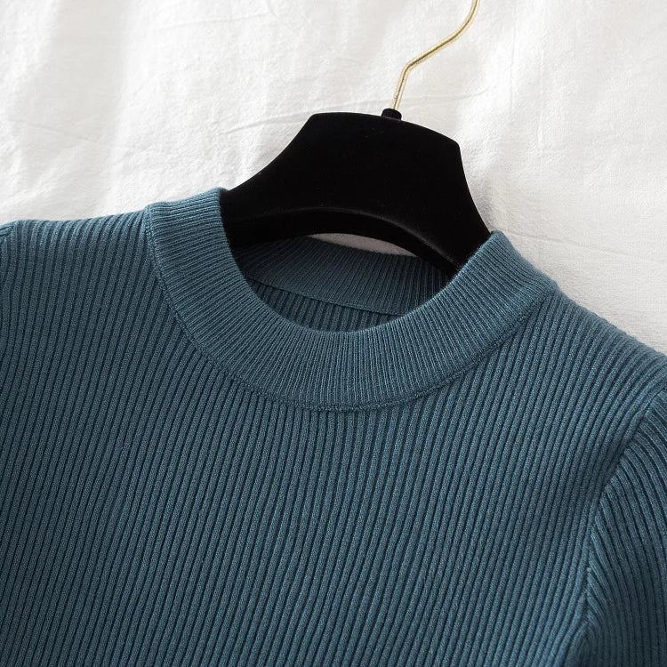 Thick Buttoned Long Sleeve O-Neck Sweater for Women - Cozy Winter Pullover for Casual Outfits & Office Wear