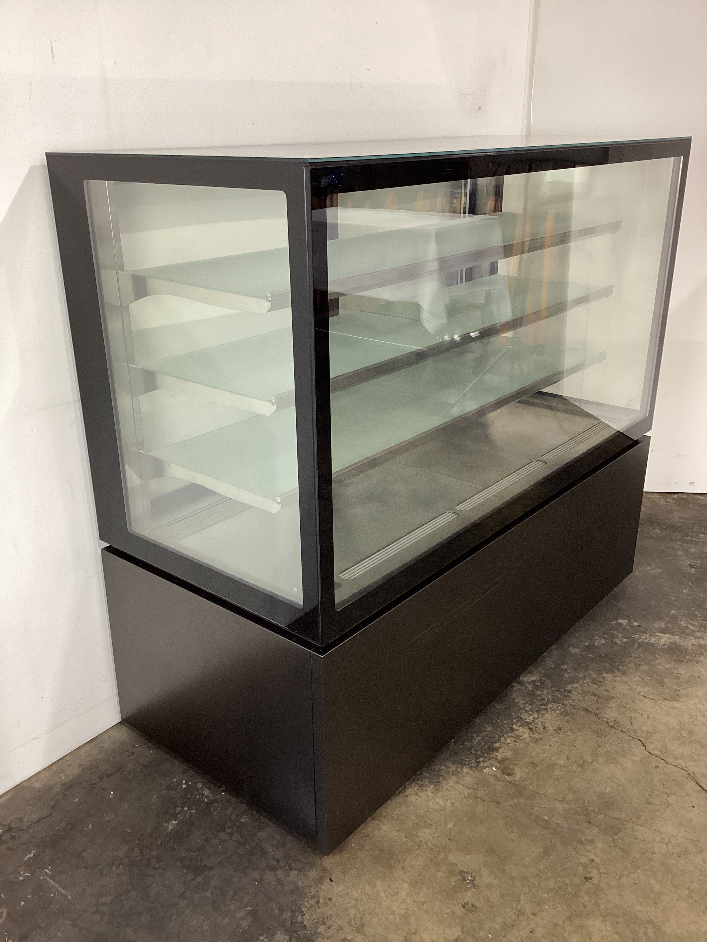 Anvil NDSV4750 Commercial Refrigerated Display Case - Energy Efficient Glass Door Merchandiser for Grocery Stores & Restaurants