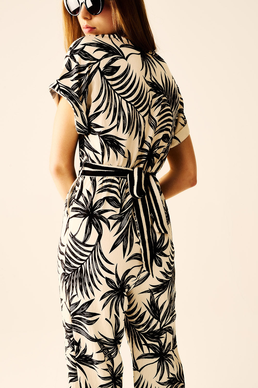 Black and White Tropical Print Short Sleeve Jumpsuit - Women's Casual Summer Outfit for Beach Vacation & Outdoor Activities