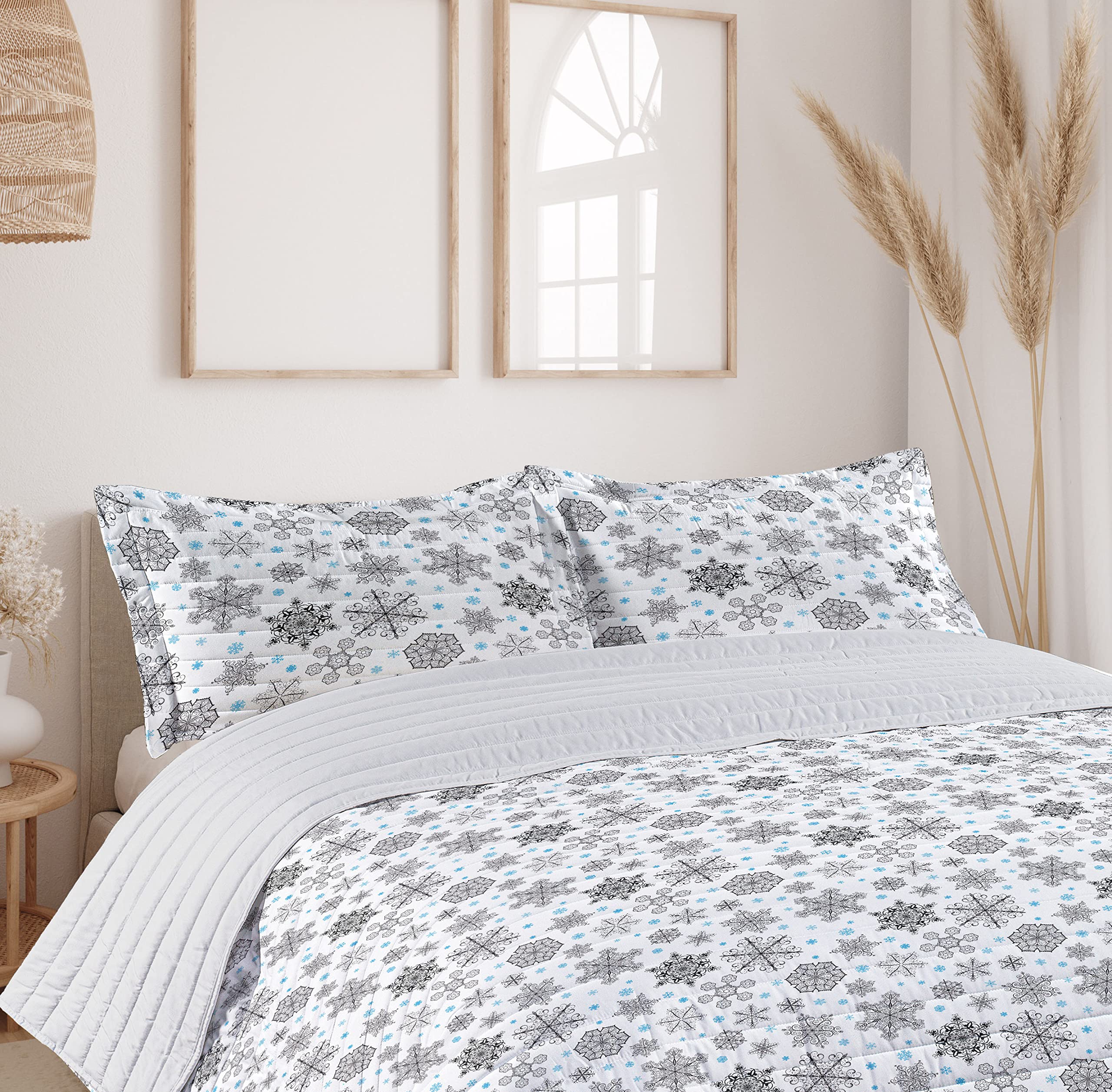 Ambesonne Snowflake Microfiber Bedspread Set - Queen Size Blue Black White Winter Christmas Bedding with Pillow Shams & Comforter | Soft Lace-Style Snowflake Design for Cozy Holiday Bedroom Decor