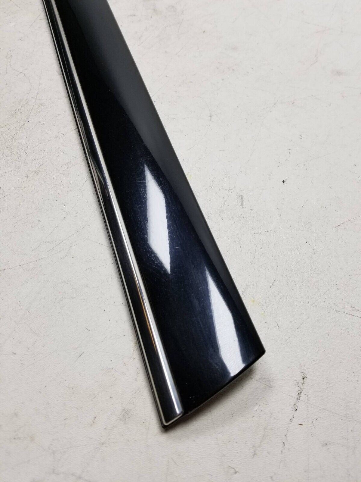 03-06 Mercedes Benz W215 CL500 CL600 OEM Passenger Side Door Trim Molding - Perfect Fit Replacement for Luxury Sedan Interior Repair & Restoration