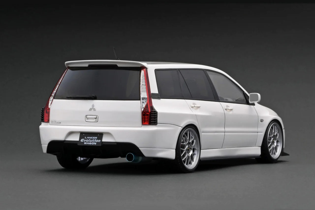 1:18 Scale Mitsubishi Lancer Evolution Wagon (CT9W) White Diecast Model Car - Perfect for Collectors, Racing Enthusiasts & Display Showcase