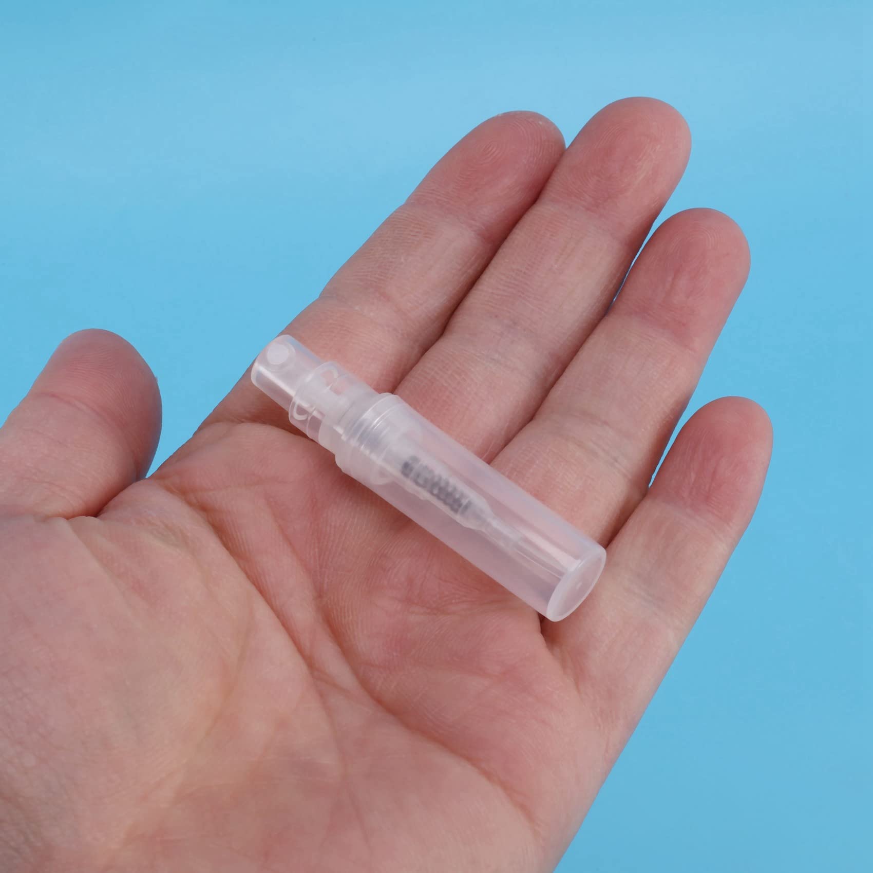 800Pcs 2ML Clear Plastic Spray Bottles - Small Cosmetic Atomizer for Perfume, Essential Oils & Travel Size Liquids - Perfect for DIY Beauty, Skincare & Haircare Products