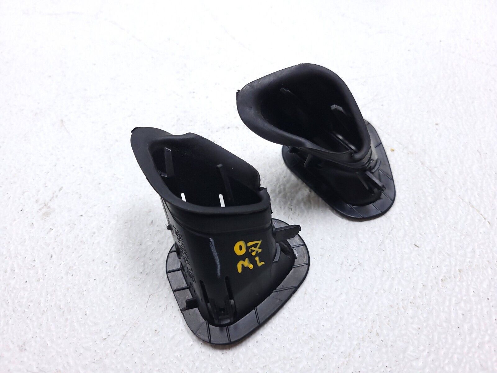 2006-2011 Mercedes ML500 OEM Left & Right Dash Defroster Air Vent Pair - Perfect for Winter Defrosting & Cabin Comfort