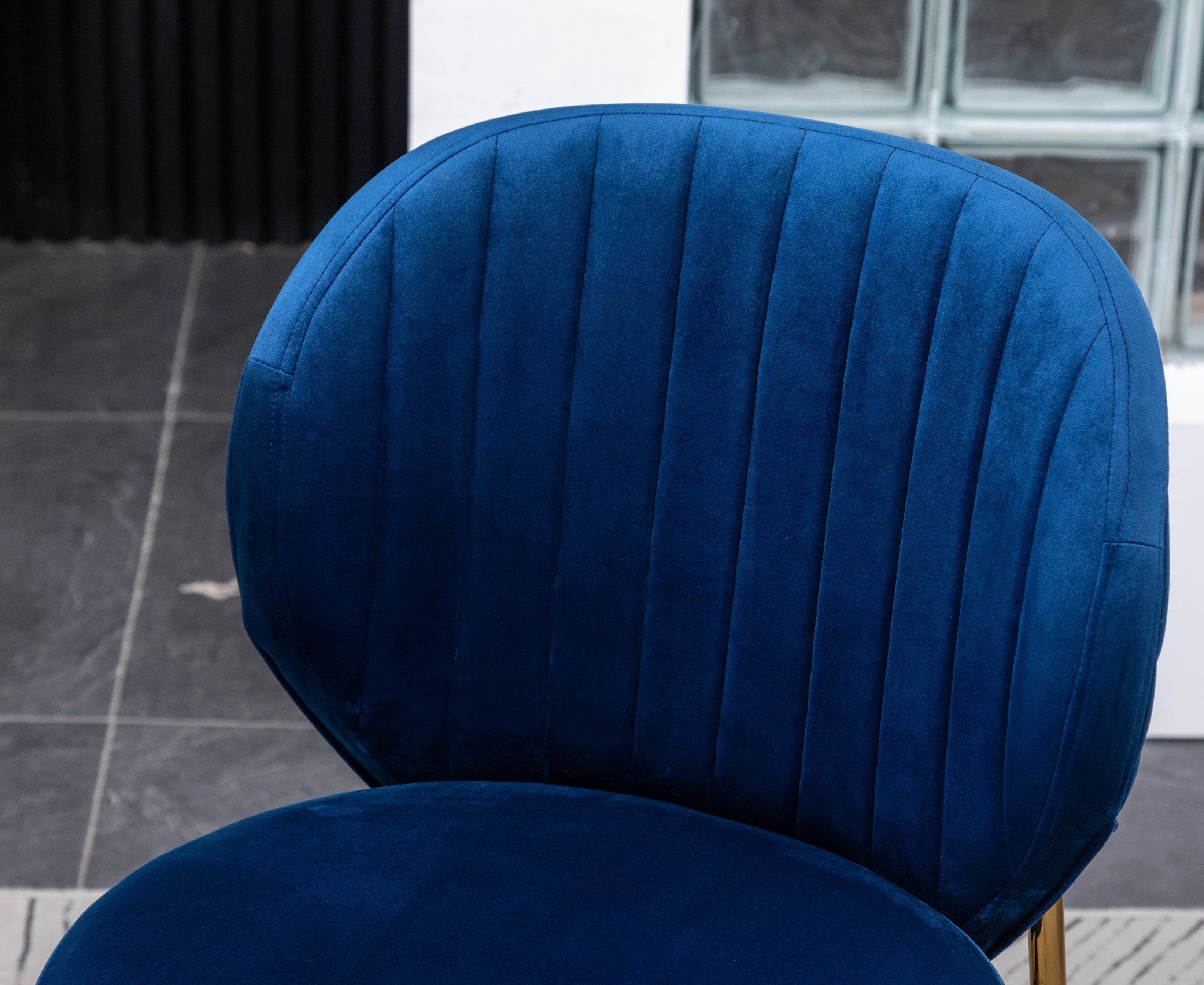 Roundhill Furniture Amoa Contemporary Velvet Upholstered Dining Chairs - Set of 2, Navy Blue Velvet, Modern Kitchen & Dining Room Seating, Comfortable Upholstered Chairs for Home, Restaurant or Office Use
