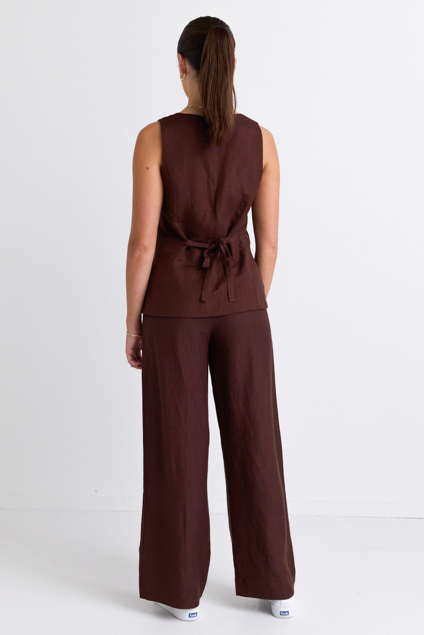 Coastal Chocolate Linen Longline Crew Vest for Women - Lightweight Summer Layering Piece for Beach Outfits & Casual Wear