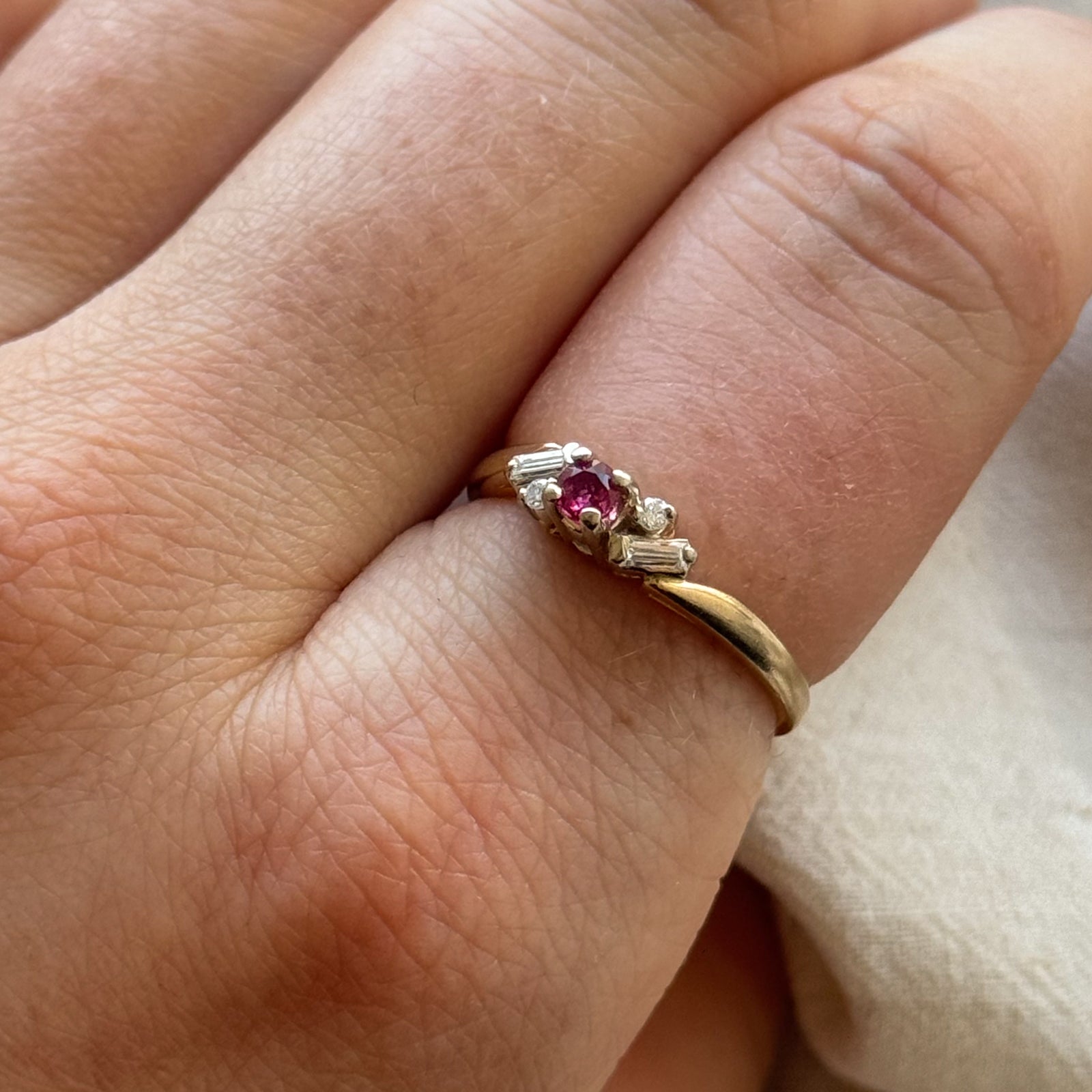 Exquisite Ruby & Diamond Ring | 0.11ct Natural Ruby & 0.05ctw Diamond Accents | Size 7 | Perfect for Anniversary, Engagement & Special Occasions