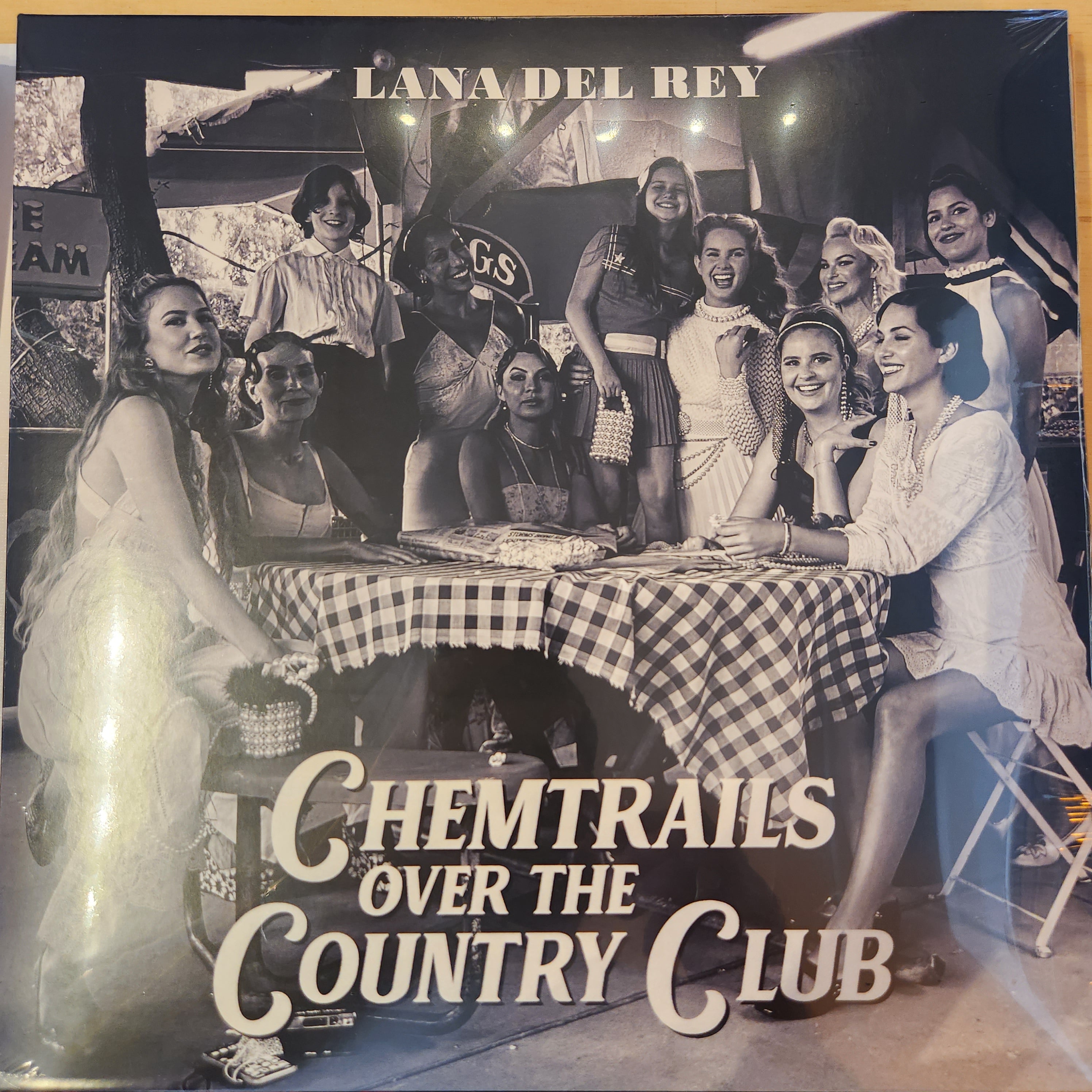 Lana Del Rey - Chemtrails Over the Country Club Vinyl Record LP | Limited Edition Music Album for Collectors & Fans | Perfect for Home Listening, Gifts & Vinyl Collections