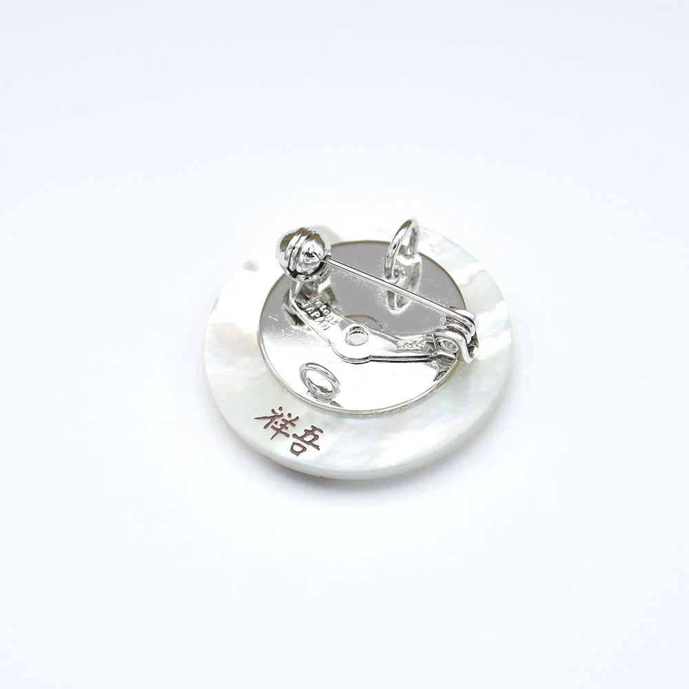 Exquisite Maki-e Urushi Lacquer Brooch with White South Sea Pearl & Kingfisher Feather - Traditional Japanese Lacquer Jewelry for Women - Perfect for Weddings, Tea Ceremonies & Special Occasions