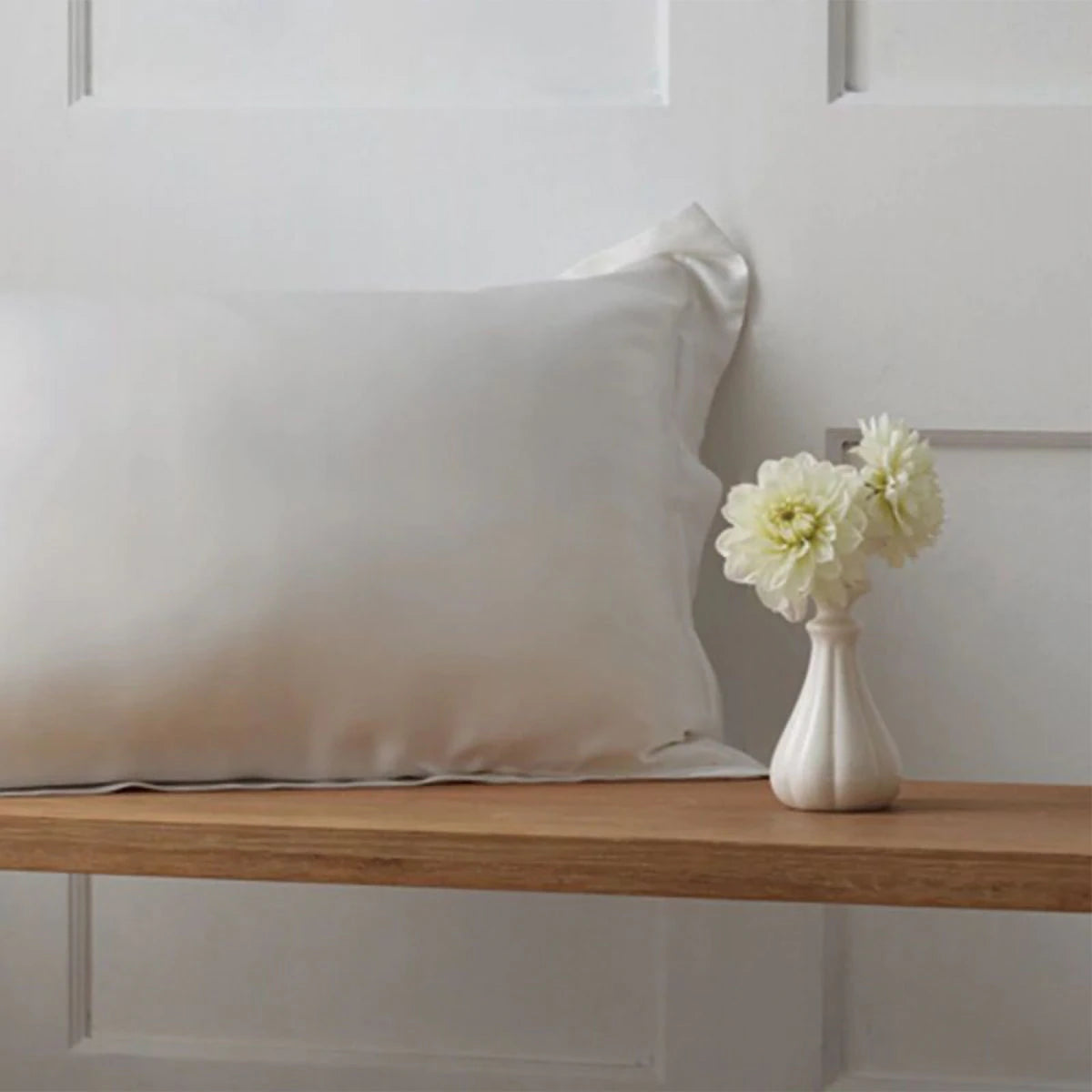 Sheridan Lanham SNOW TAILORED Silk Pillowcase - 100% Pure Mulberry Silk Pillow Cover for Hair & Skin Care, Luxury Bedding for Women & Men - Perfect for Beauty Sleep & Anti-Aging Skincare Routine
