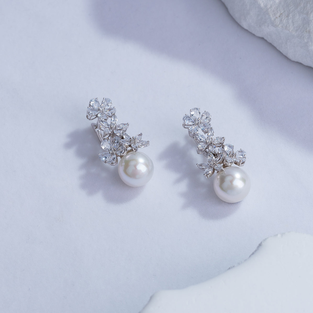 18K Gold Edison Pearl Earrings for Women - Luxury Freshwater Pearl Stud Earrings with 18K Gold Plating, Perfect for Wedding, Anniversary & Gift Giving (KE00105)