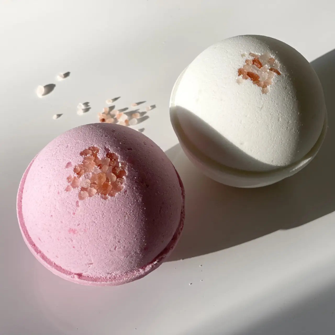 Eucalyptus Mint & Himalayan Salt Bath Bomb for Relaxation - Natural Aromatherapy for Stress Relief & Muscle Soaking - Perfect for Spa Nights & Self-Care