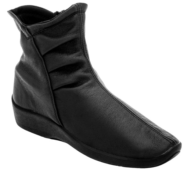Arcopedico L19 Black Comfortable Lightweight Women's Walking Shoes - Perfect for Travel, Work & Everyday Wear
