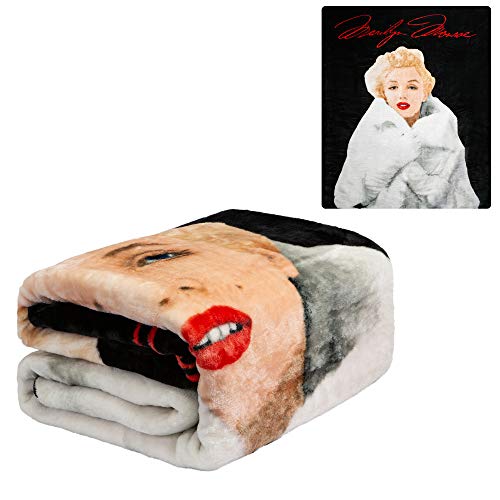 Marilyn White Fur Black Queen 79'' X 95''