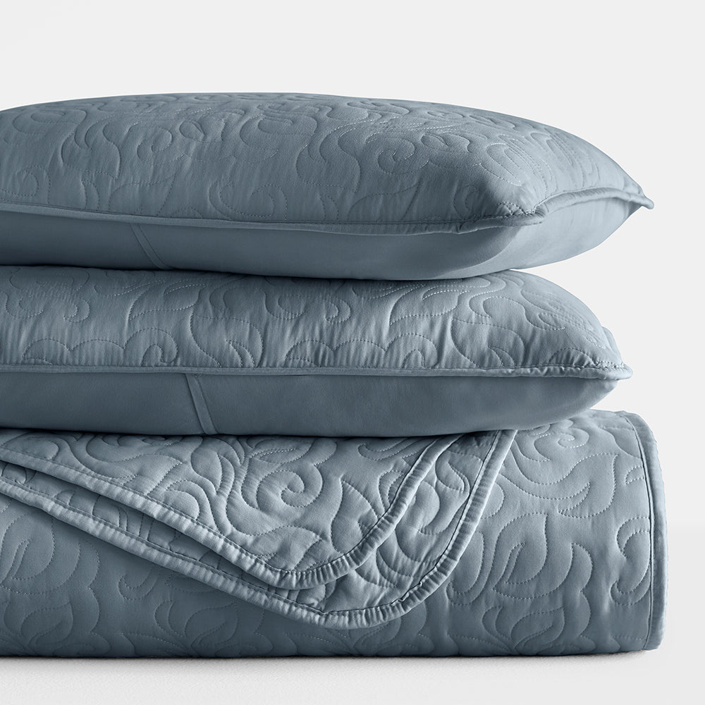 Floral 3-Piece Quilted Coverlet Set - Soft Bedspread for Queen Size Bed - Perfect for Spring & Summer Bedroom Decor