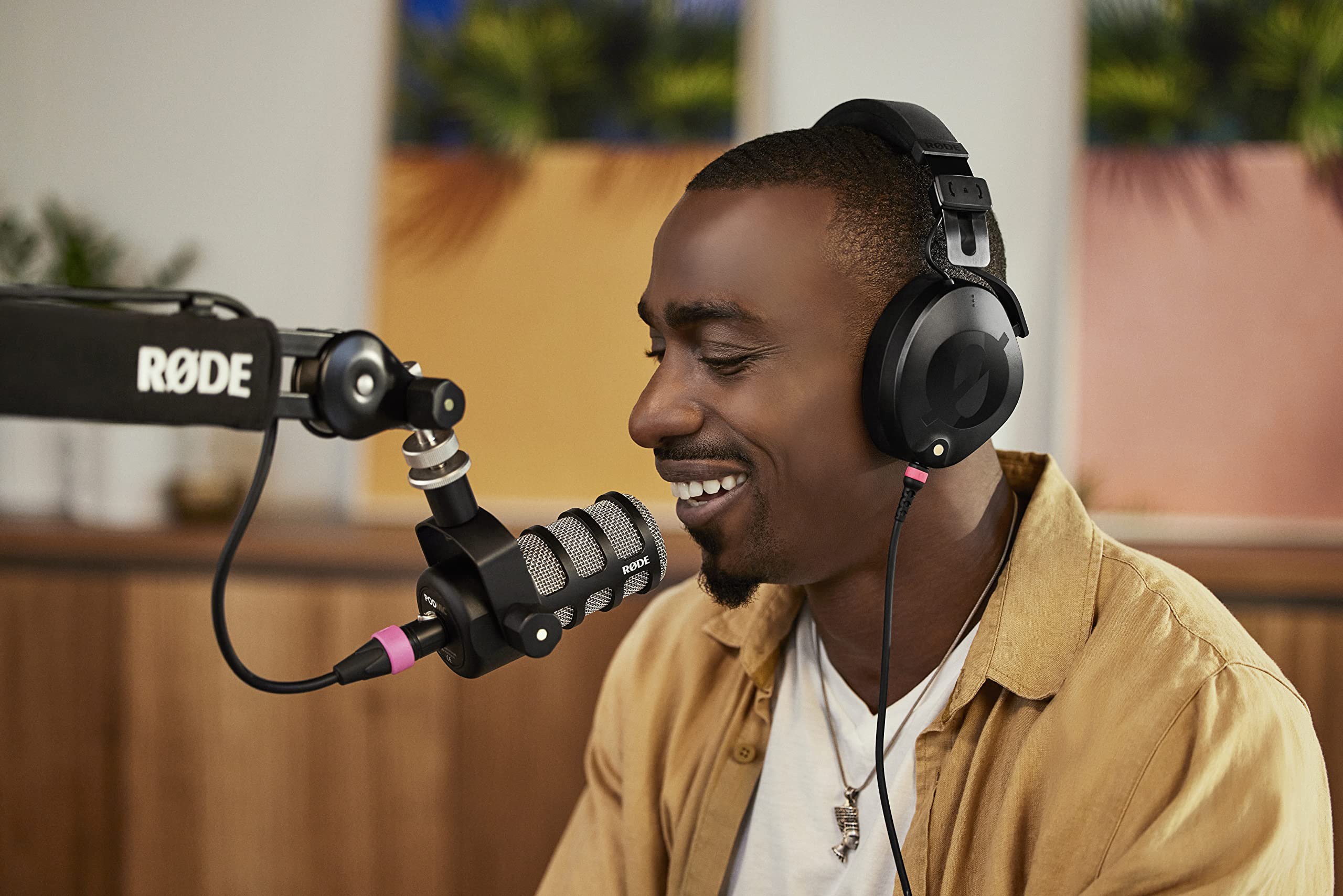 RØDE NTH-100 Professional Over-Ear Studio Headphones for Content Creators - Perfect for Music Production, Podcasting, Audio Mixing & Recording - Premium Sound Isolation for Home & Studio Use (Black)