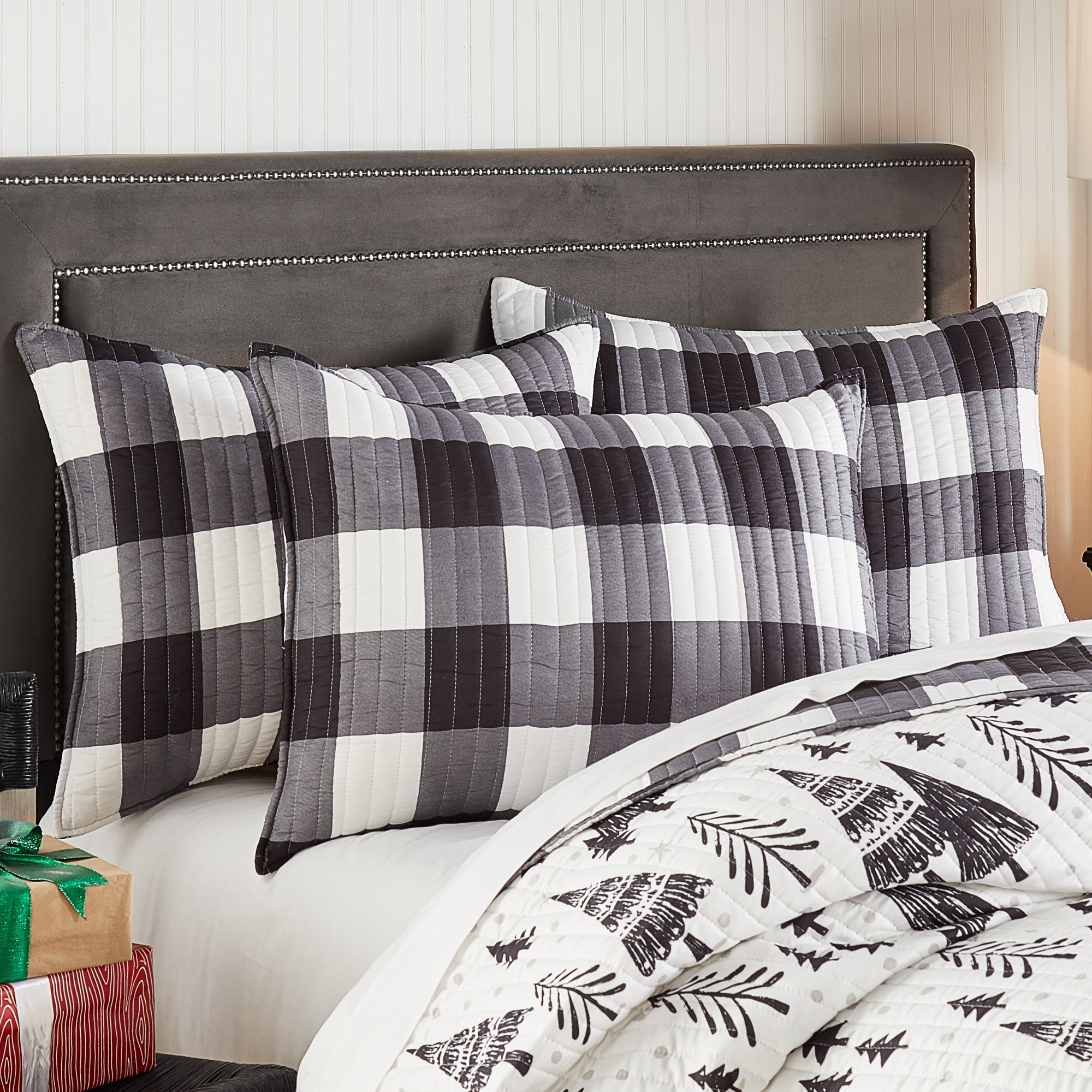 Northern Star Quilt Set - Queen Size Bedding, Soft Microfiber Comforter with Matching Pillow Shams, Cozy Winter Bedroom Decor for Home & Guest Room
