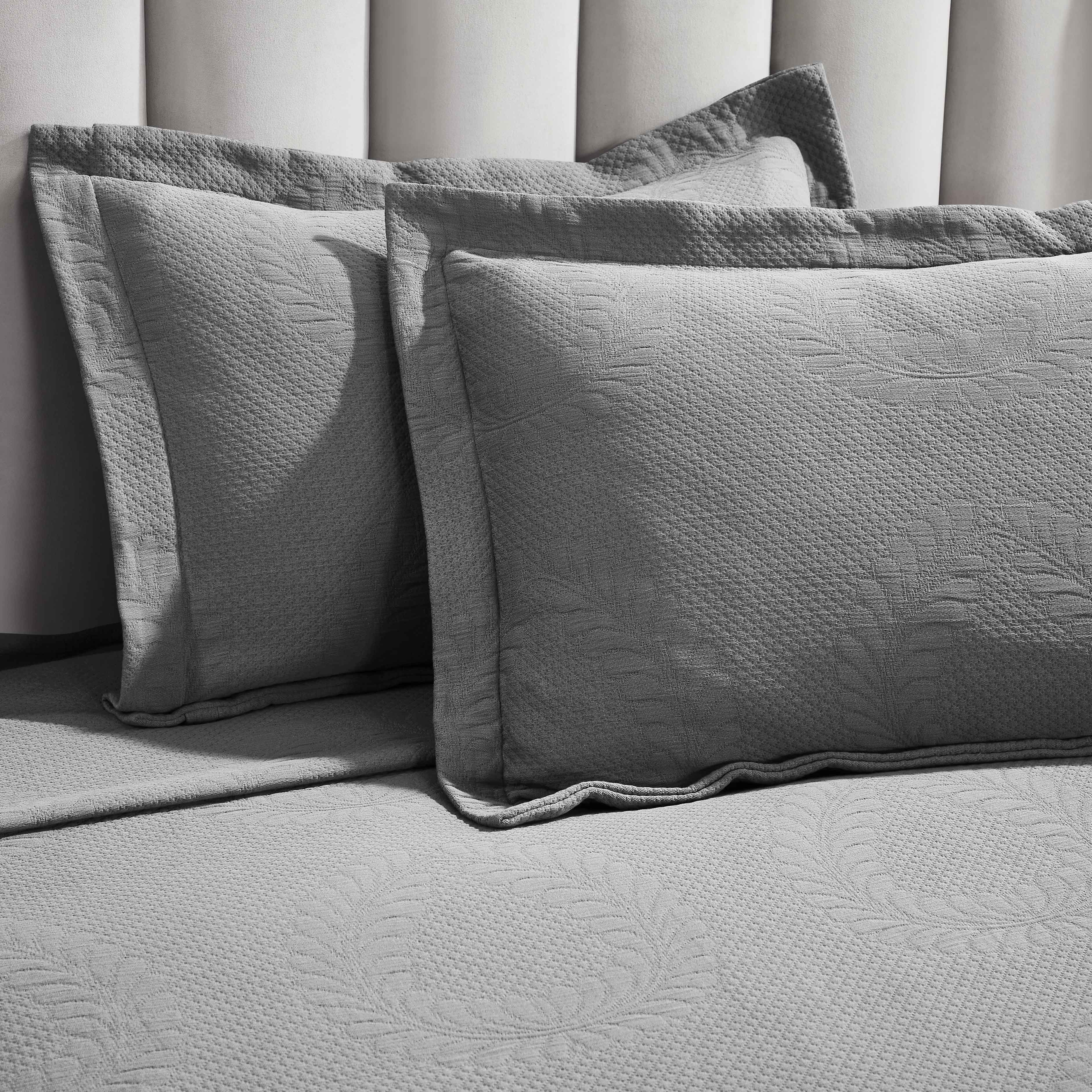 Peploi Cotton Medium Weight Matelasse Bedspread & Sham Set - Queen Size, Luxury Textured Bed Cover for Master Bedroom, Guest Room & Dorm Decor